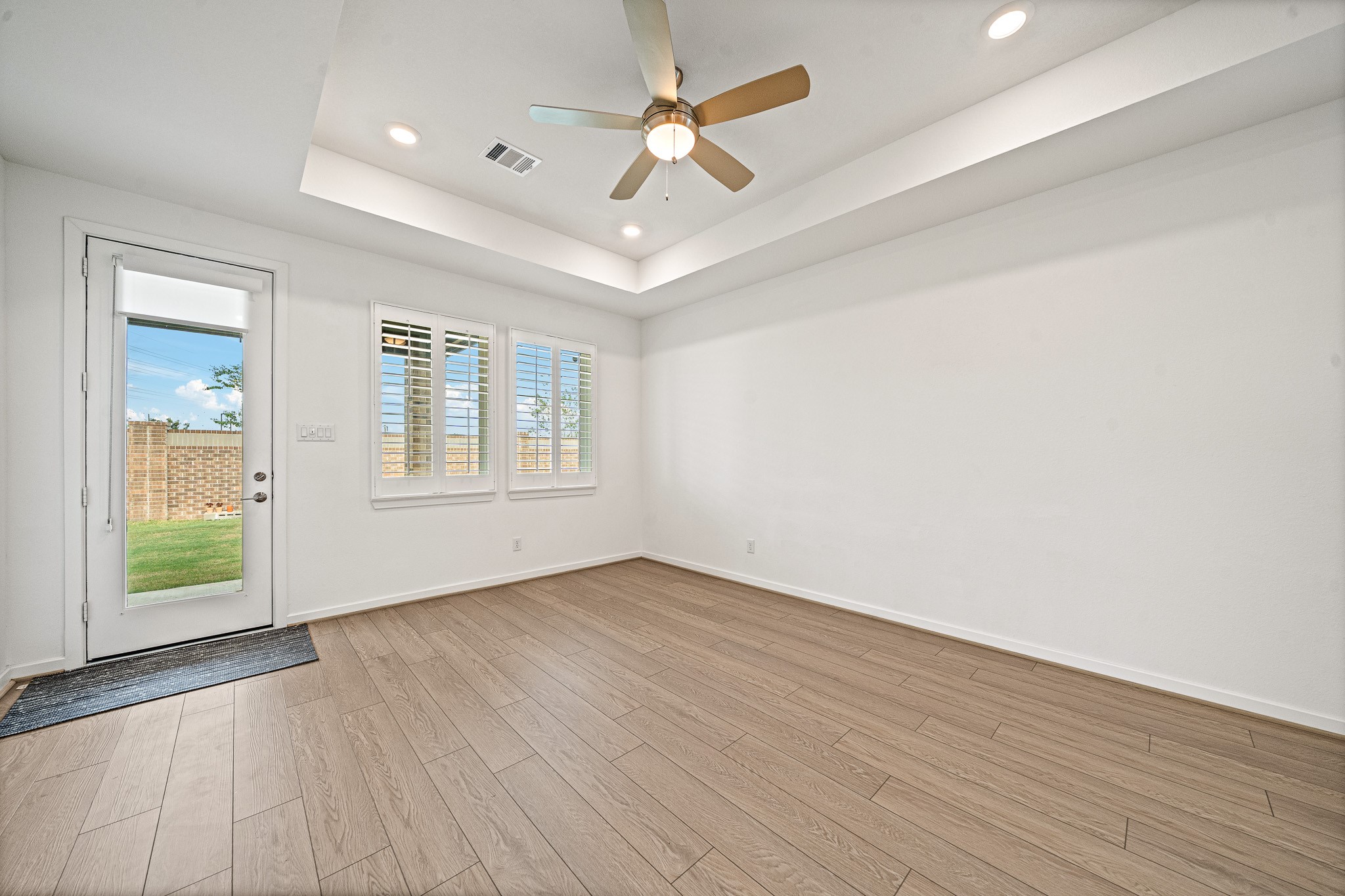 17602 Carnation Glen Drive Property Photo 10