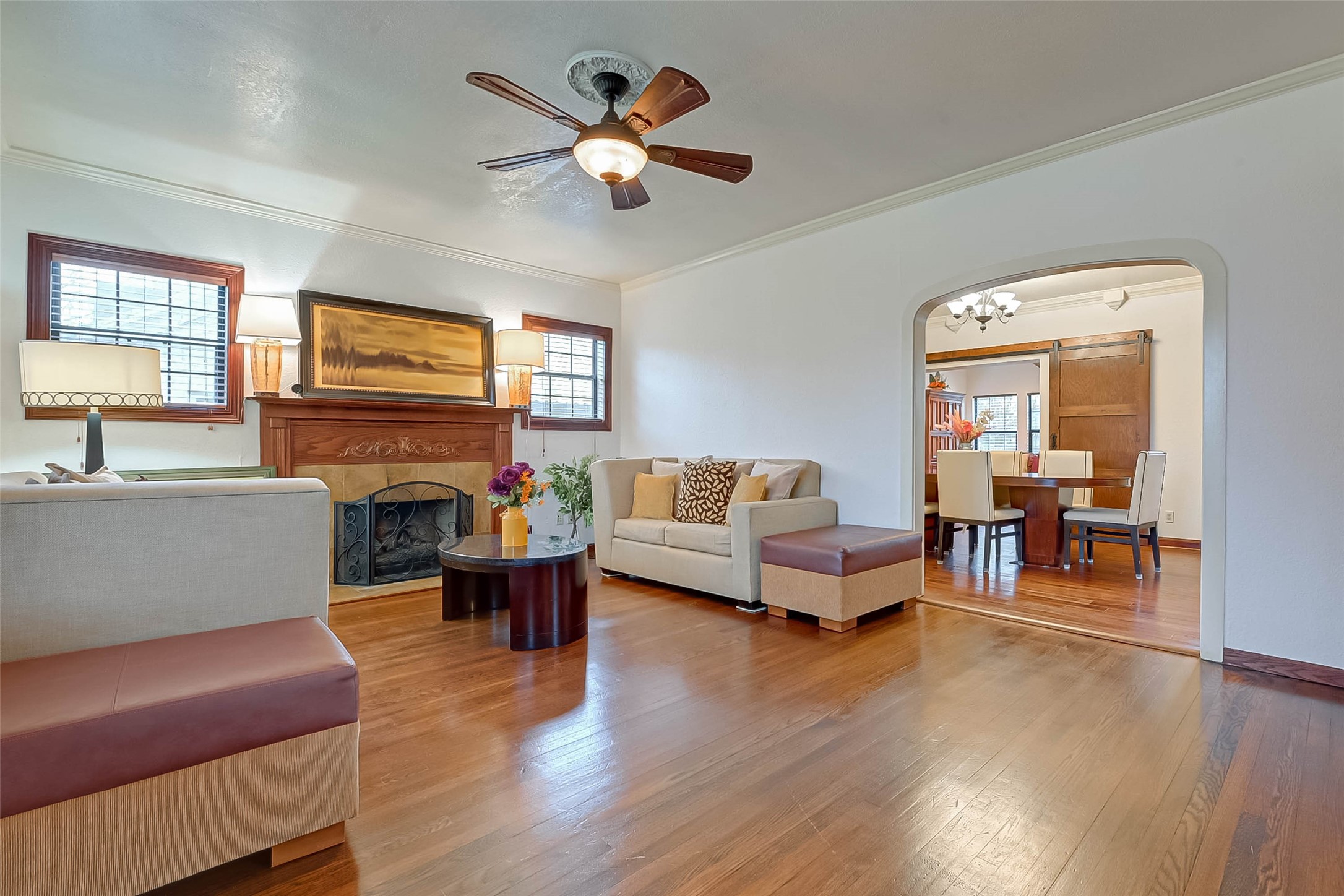 2412 Oakdale Street Property Photo 10