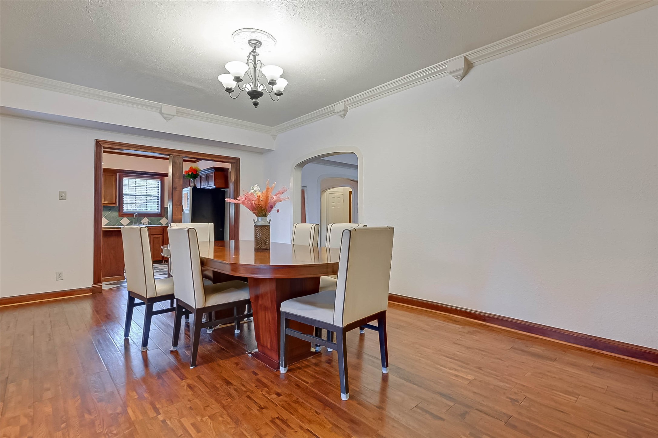 2412 Oakdale Street Property Photo 15