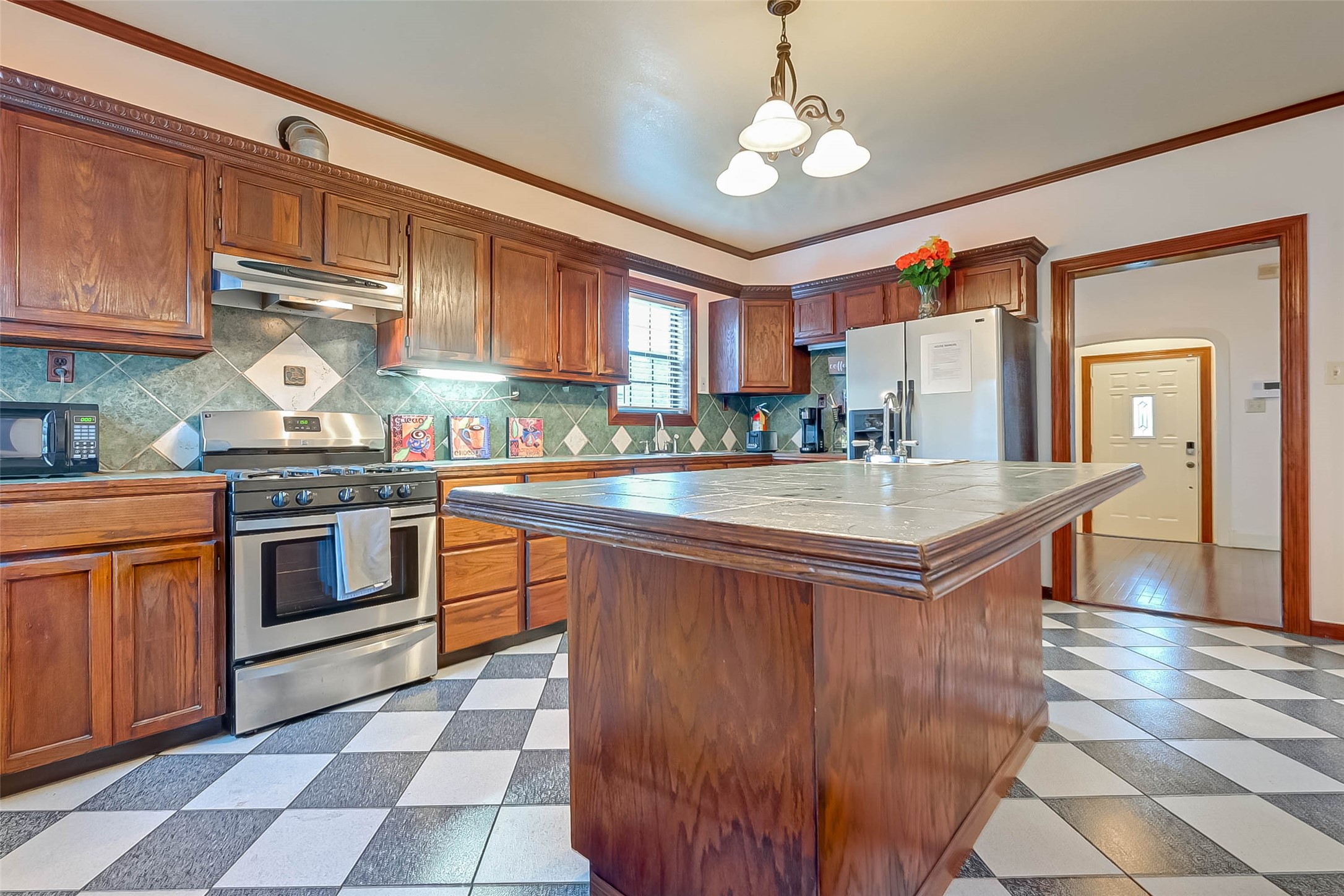 2412 Oakdale Street Property Photo 17