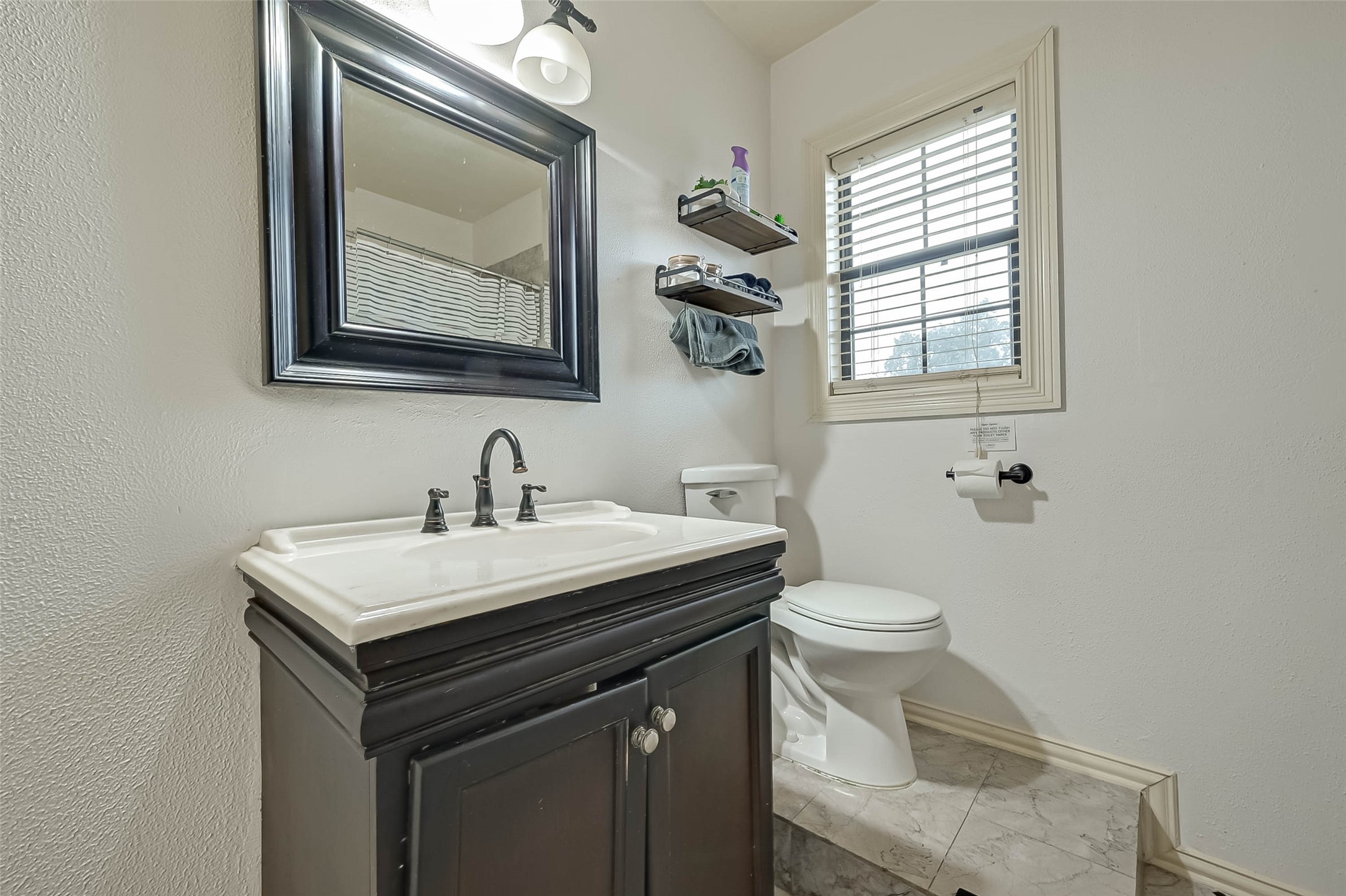 2412 Oakdale Street Property Photo 30