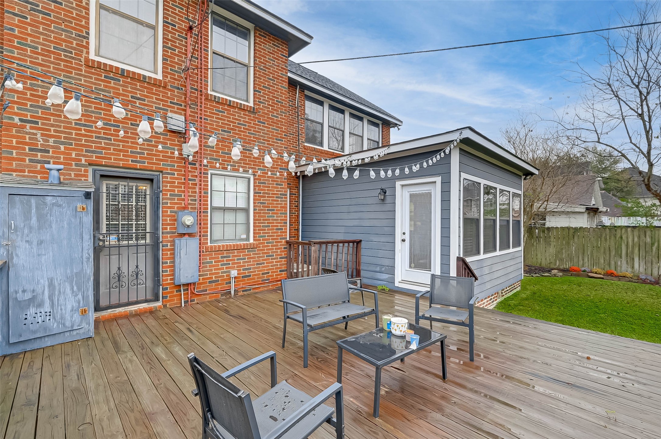 2412 Oakdale Street Property Photo 32