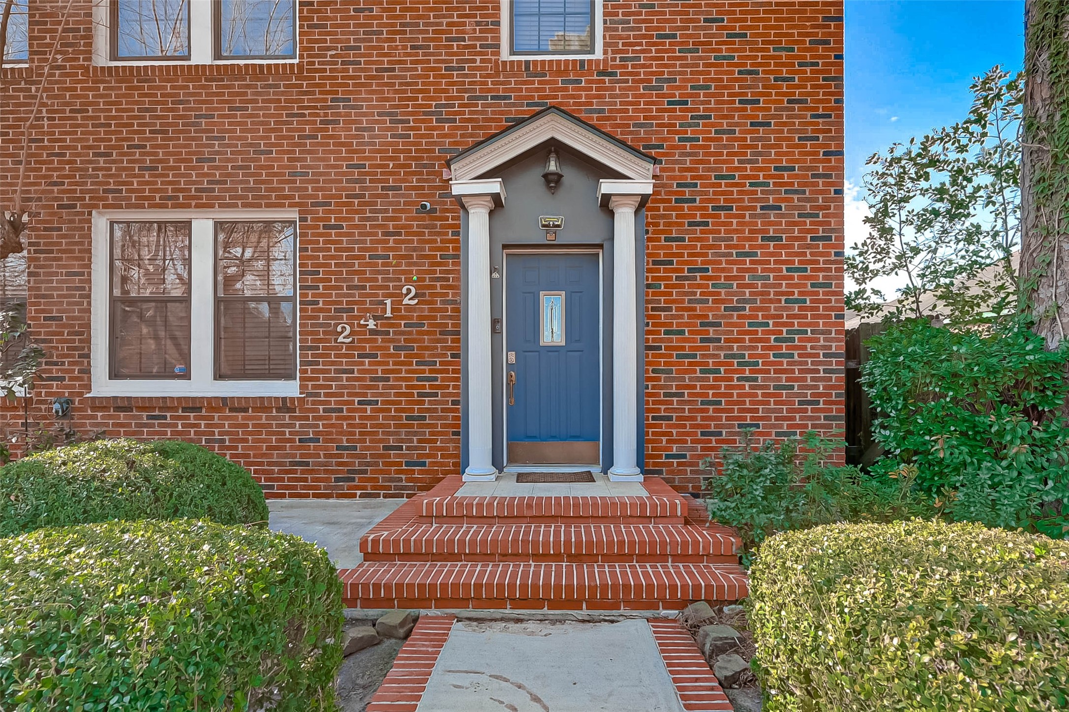 2412 Oakdale Street Property Photo 38