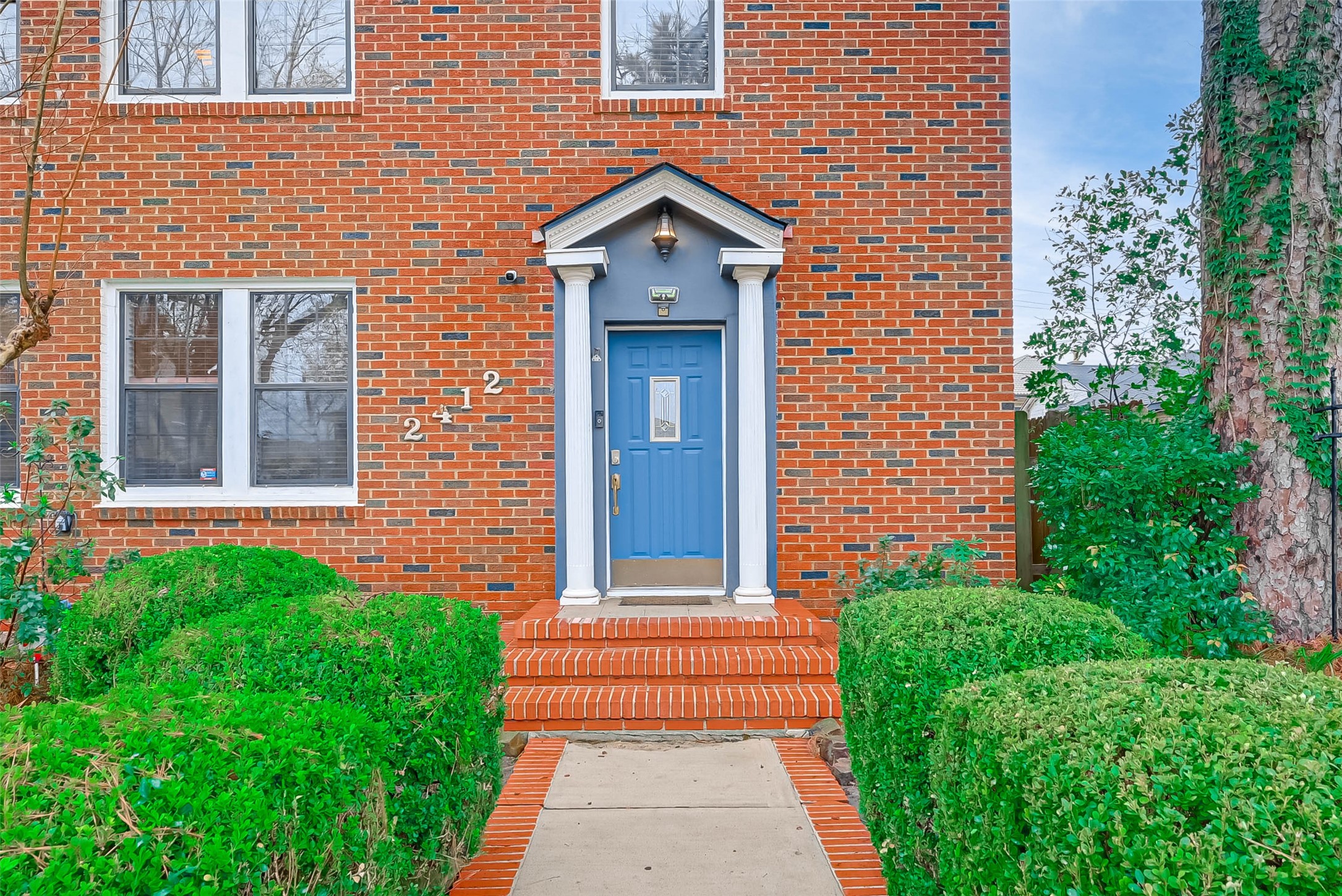 2412 Oakdale Street Property Photo 42