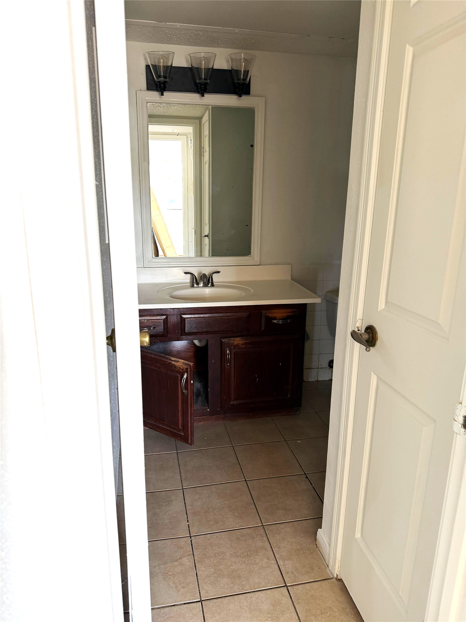 2826 S Bartell Drive 25 Property Photo 5