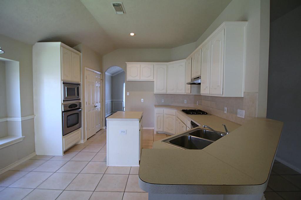 10011 Adobe Drive Property Photo 4