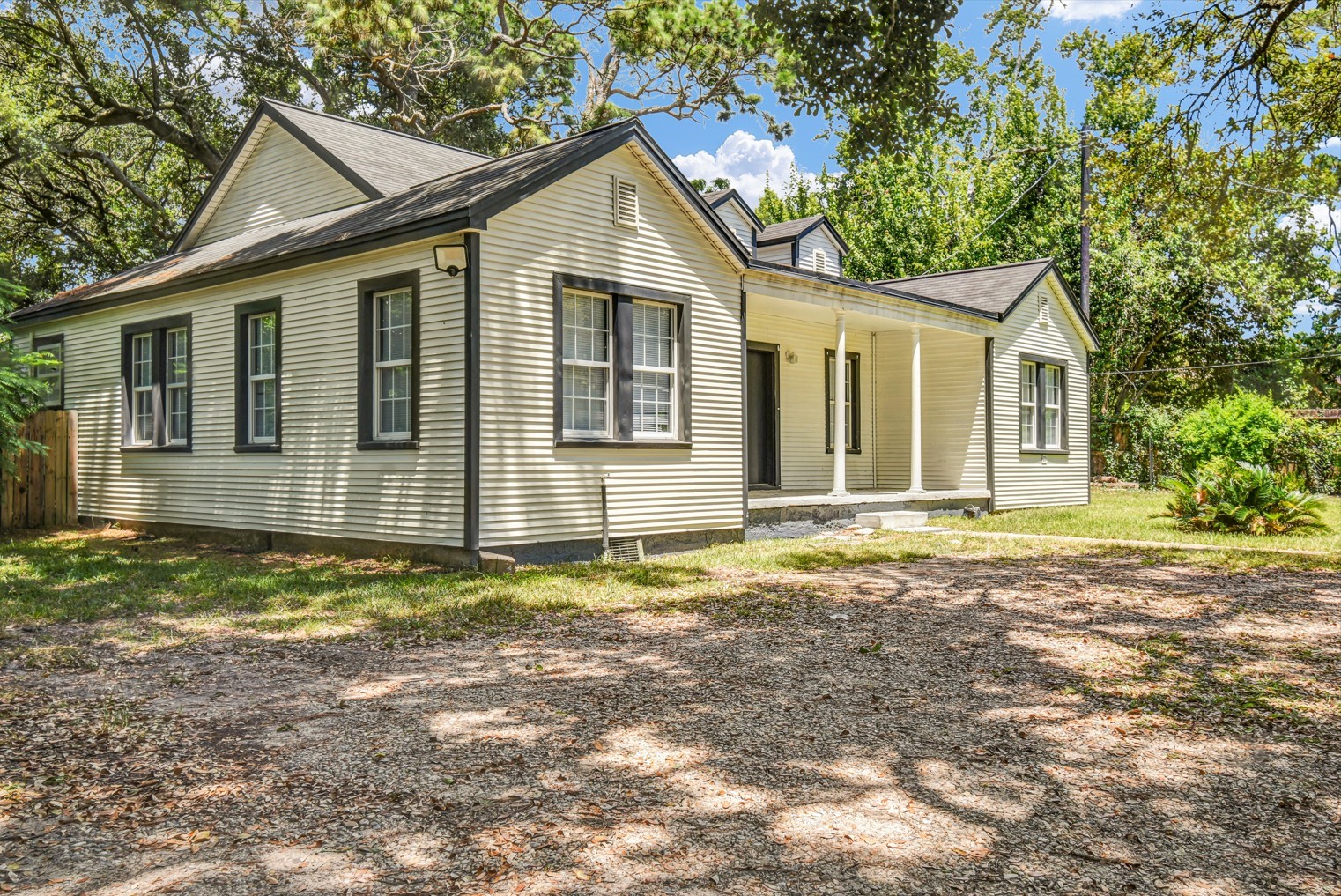2642 Cedar Drive Property Photo 2