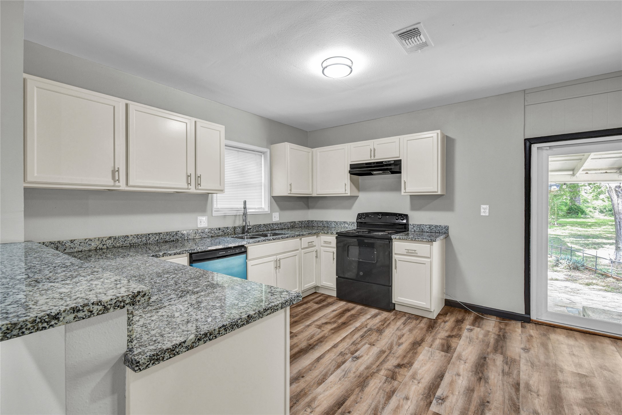 2642 Cedar Drive Property Photo 11