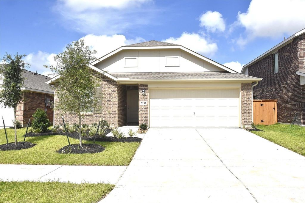 5135 Sunvalley Bend Drive Property Photo 1