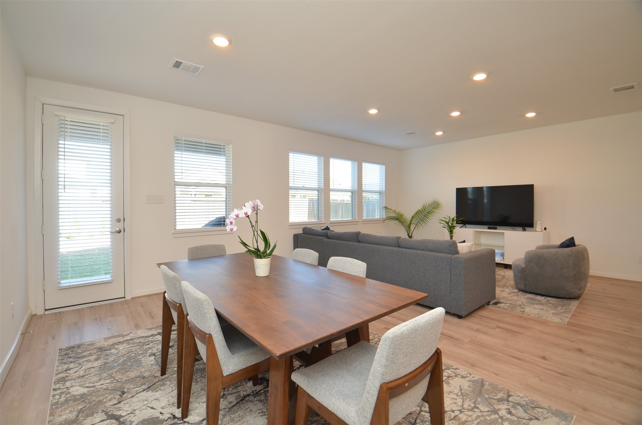 21830 Redwood Bluff Trail Property Photo 8