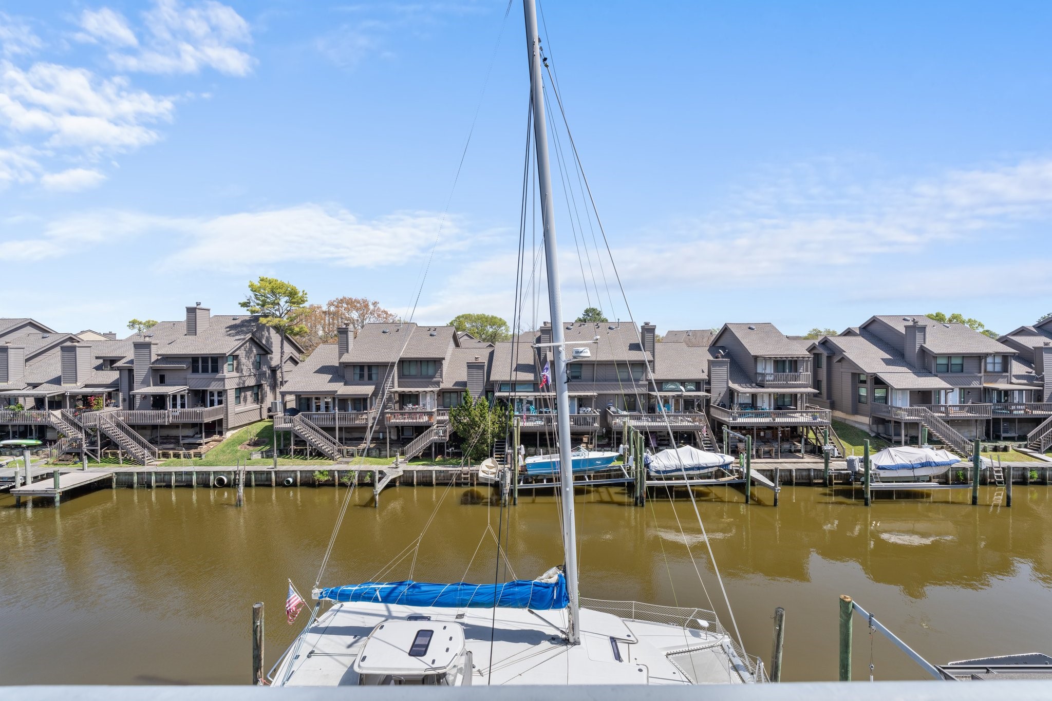 18205 Sandy Cove Property Photo