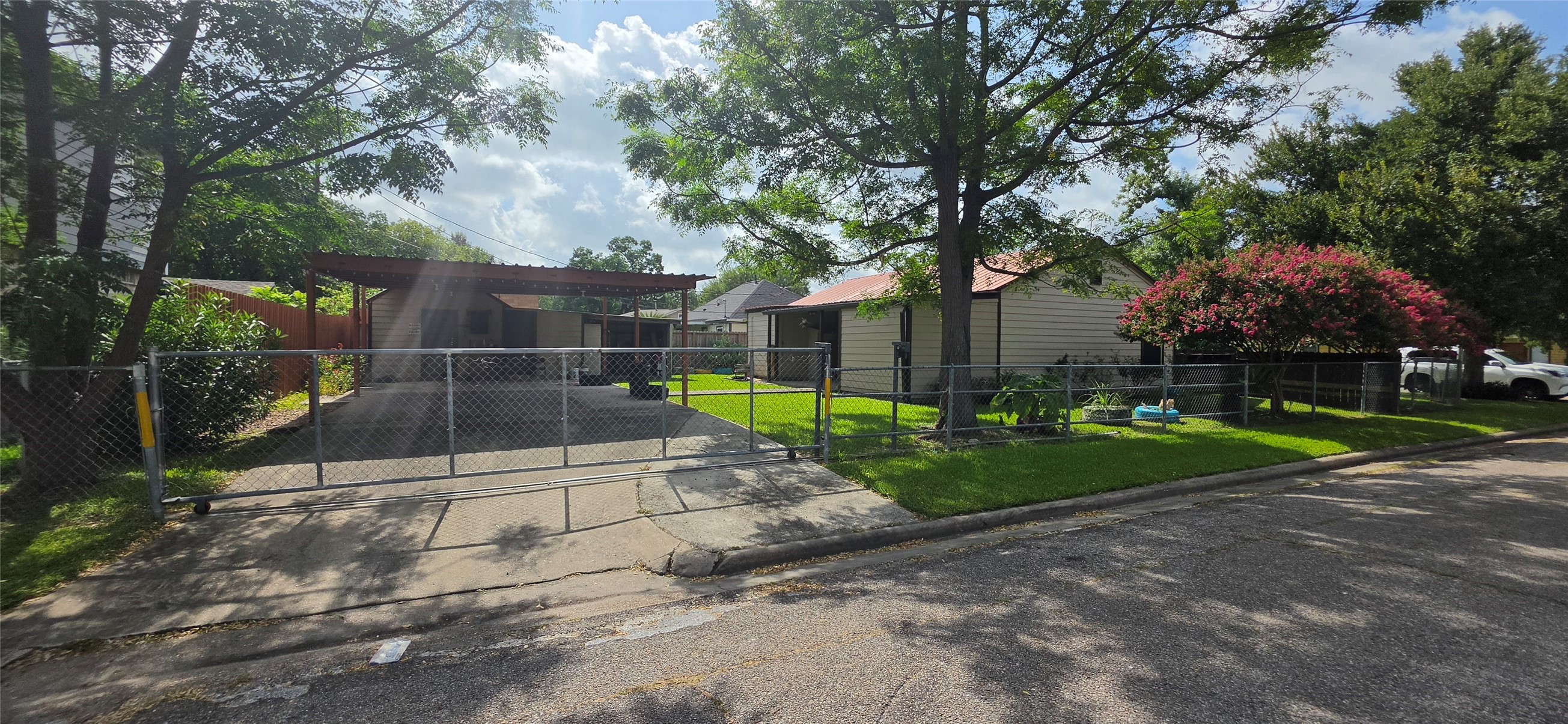 2110 5th Street Property Photo 1