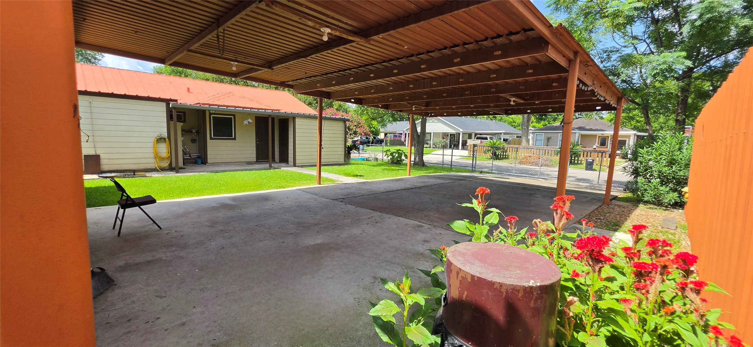 2110 5th Street Property Photo 4