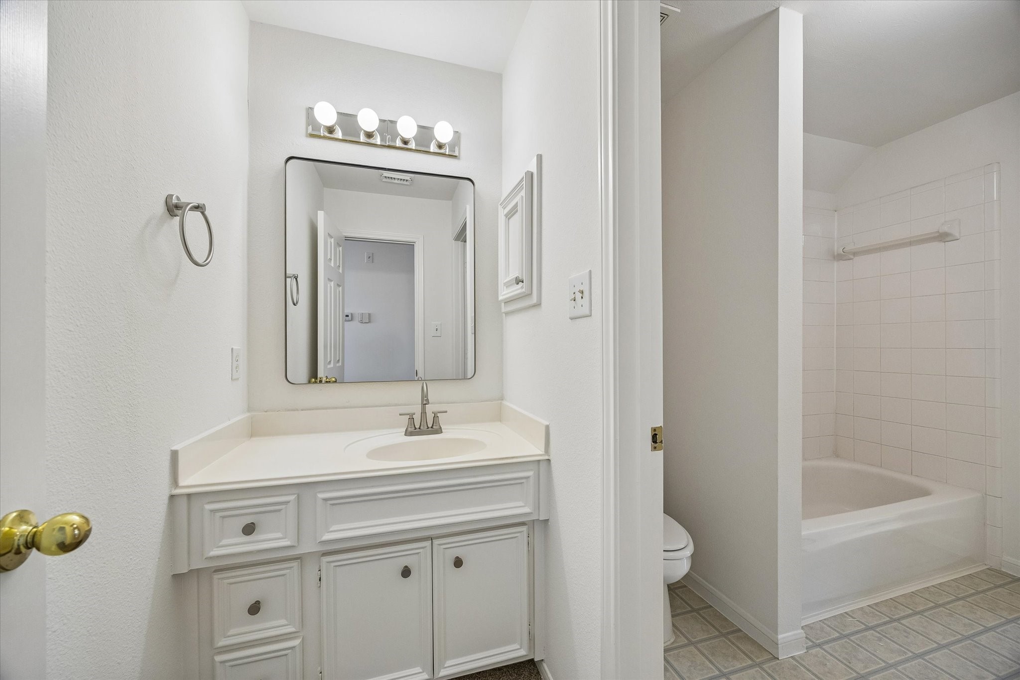 1207 Ellcreek Court Property Photo 24