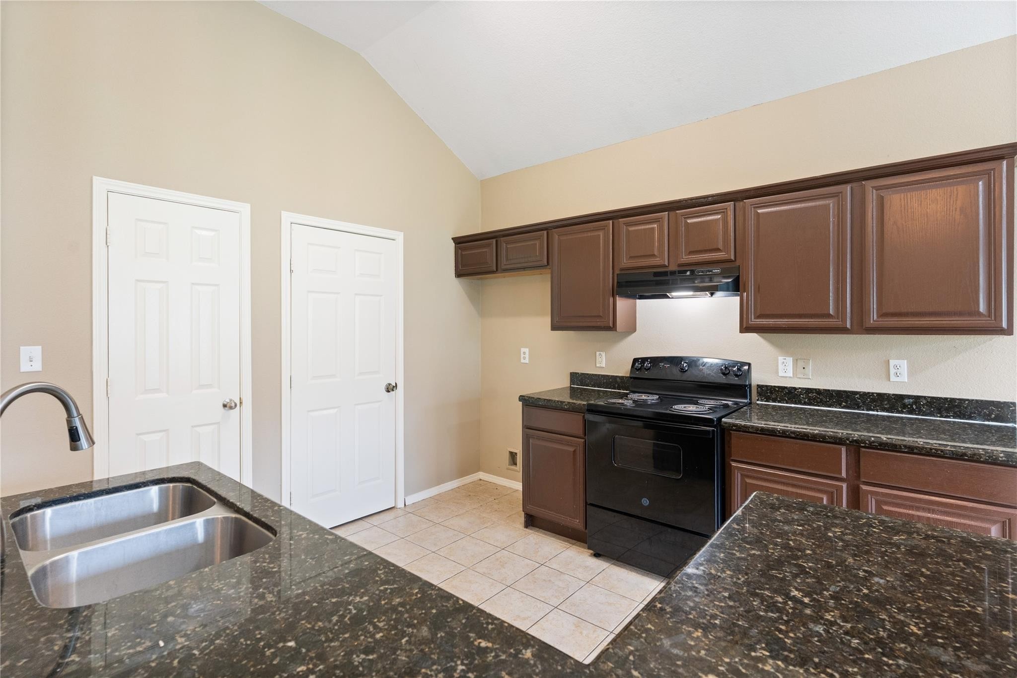 9104 N Green River Drive A Property Photo 14