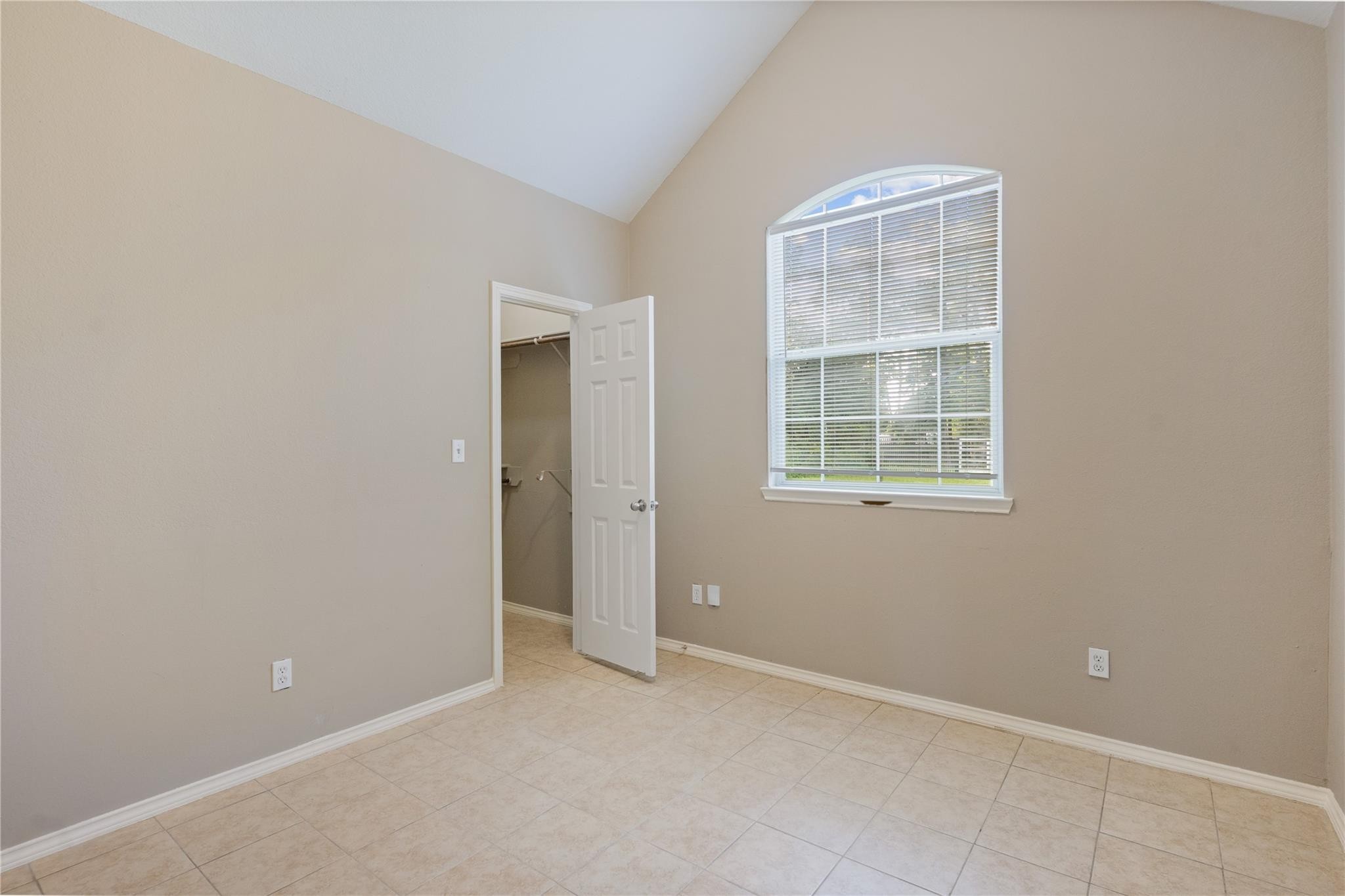 9104 N Green River Drive A Property Photo 28