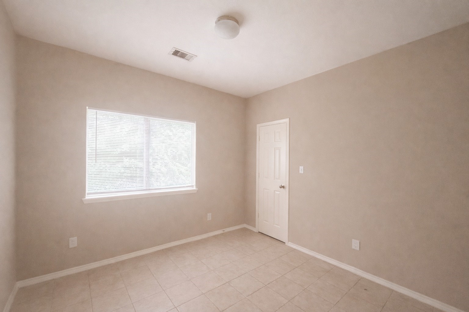 9104 N Green River Drive A Property Photo 35