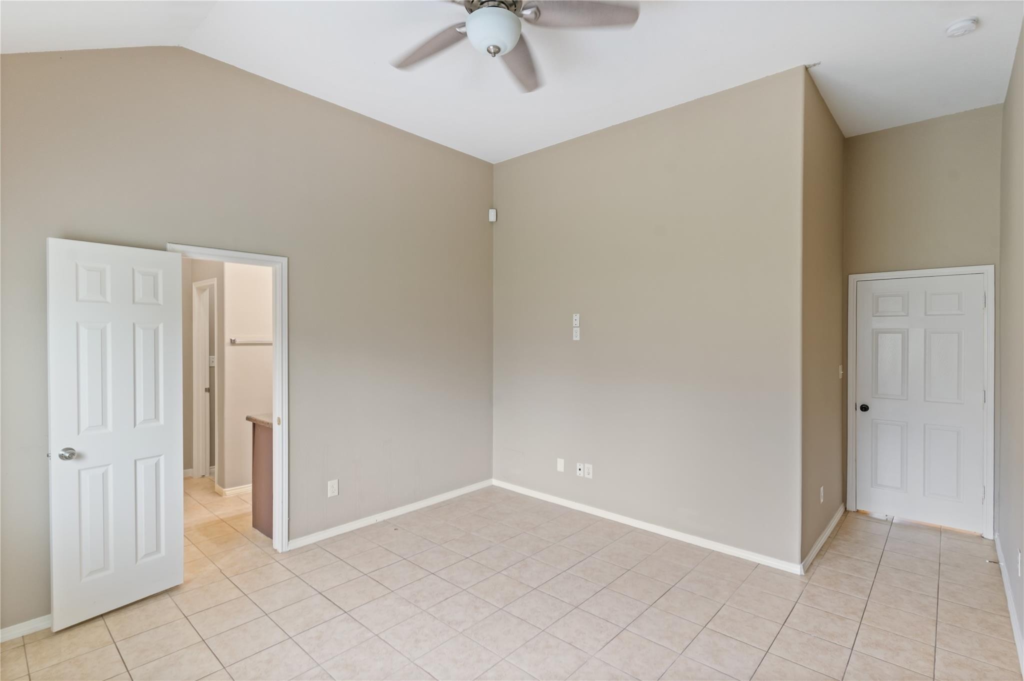 9104 N Green River Drive A Property Photo 39
