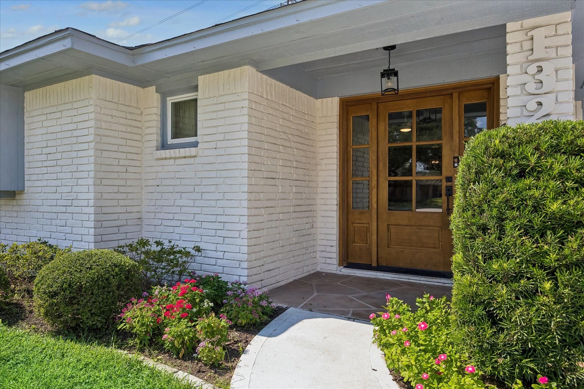 1327 Guese Road, Houston Tx 77008 Property Photo 2
