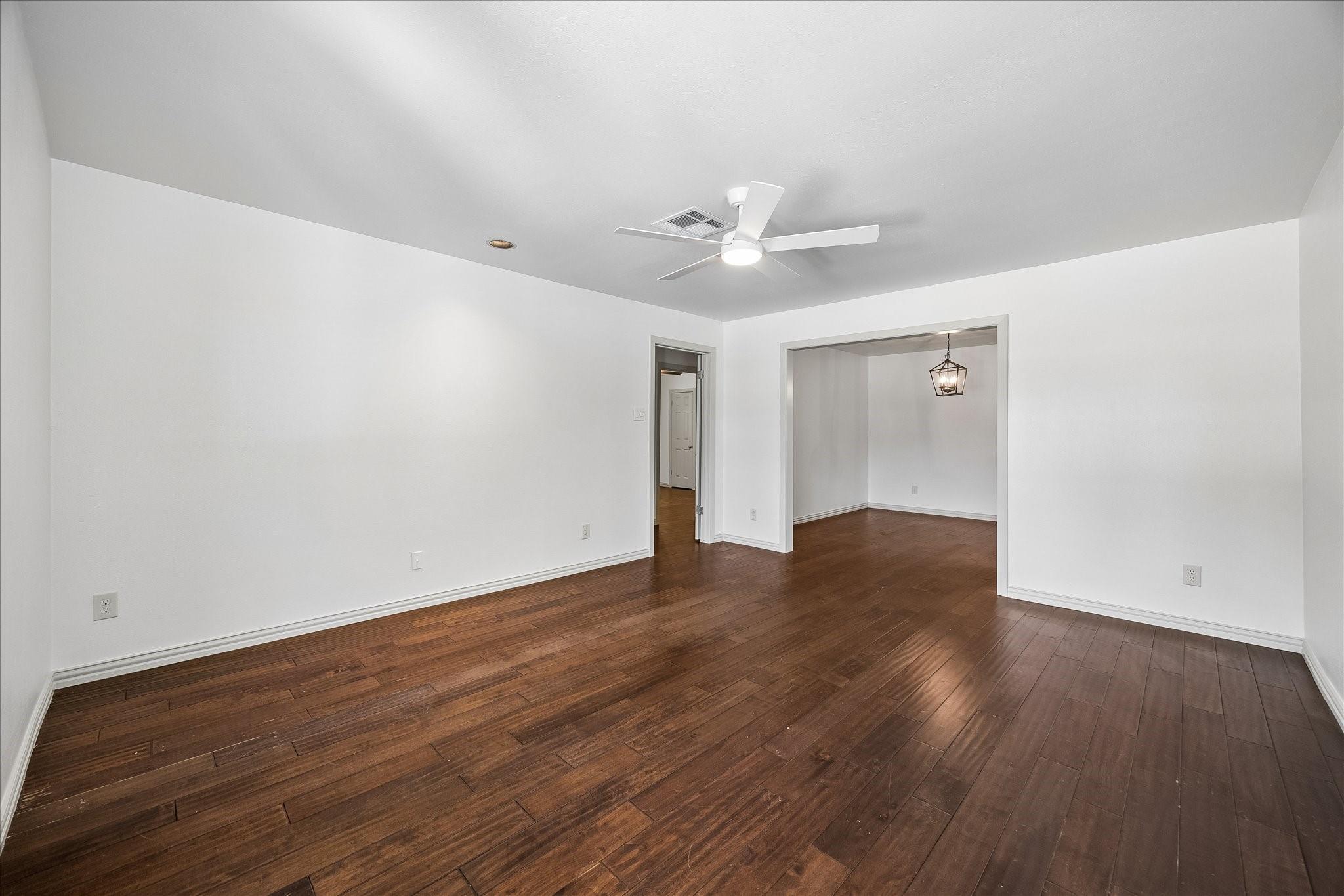 1327 Guese Road, Houston Tx 77008 Property Photo 4
