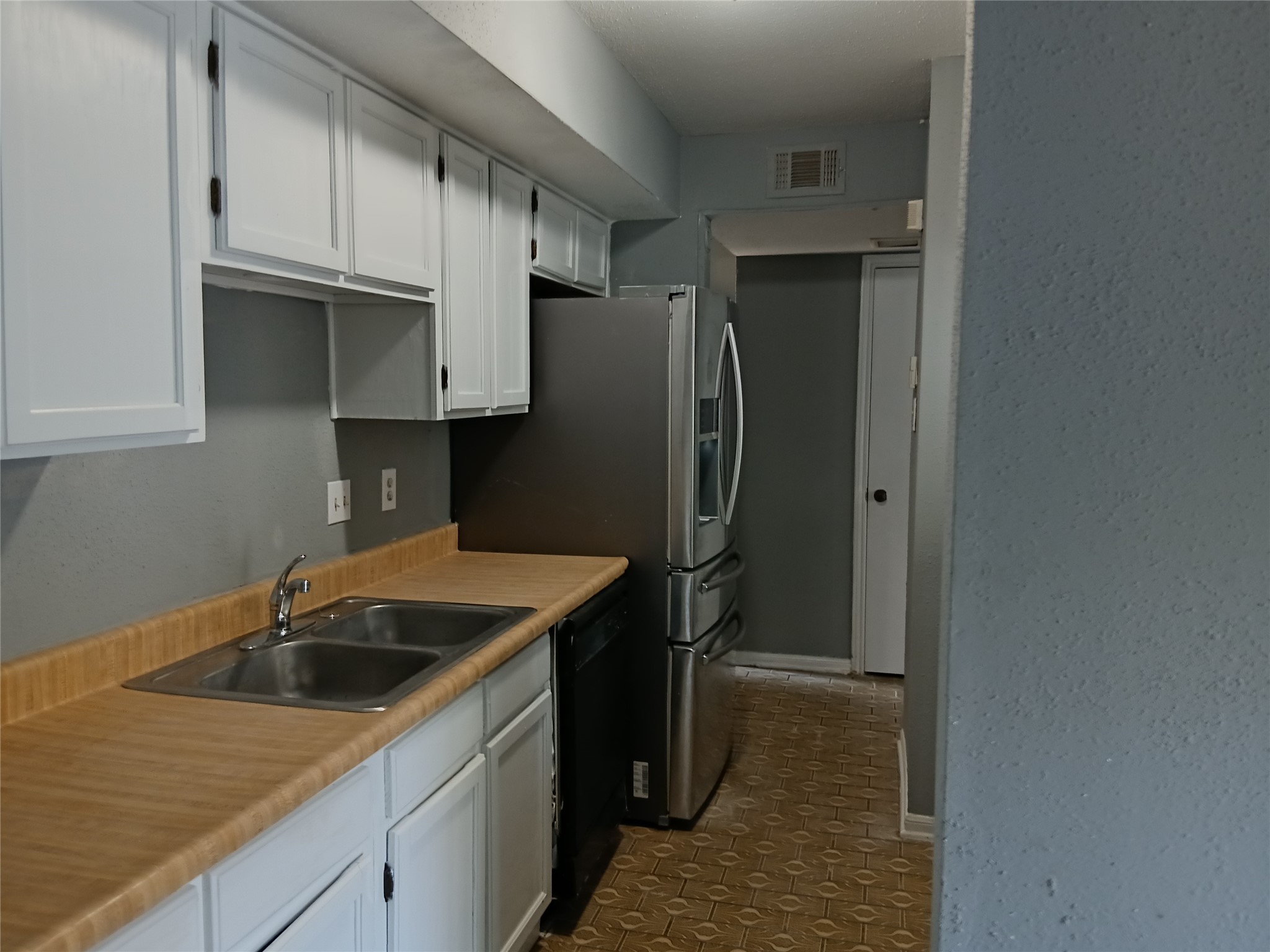 12517 Corona Lane Property Photo 4