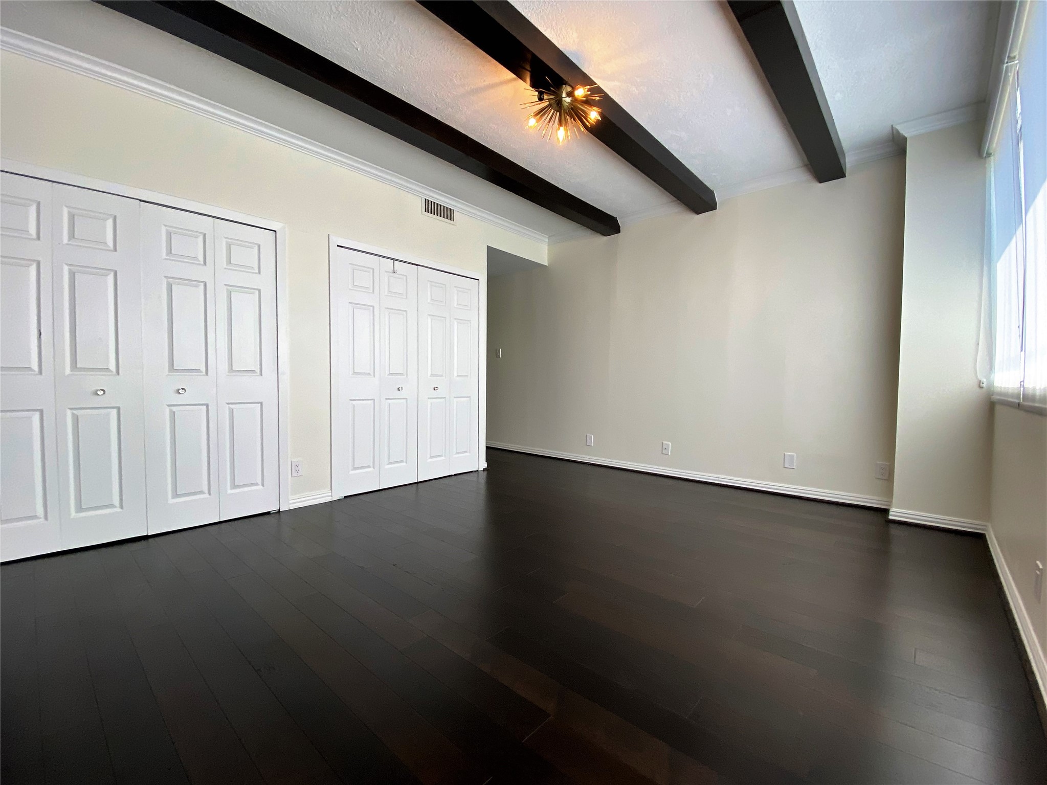 49 Briar Hollow Lane 1401 Property Photo 23