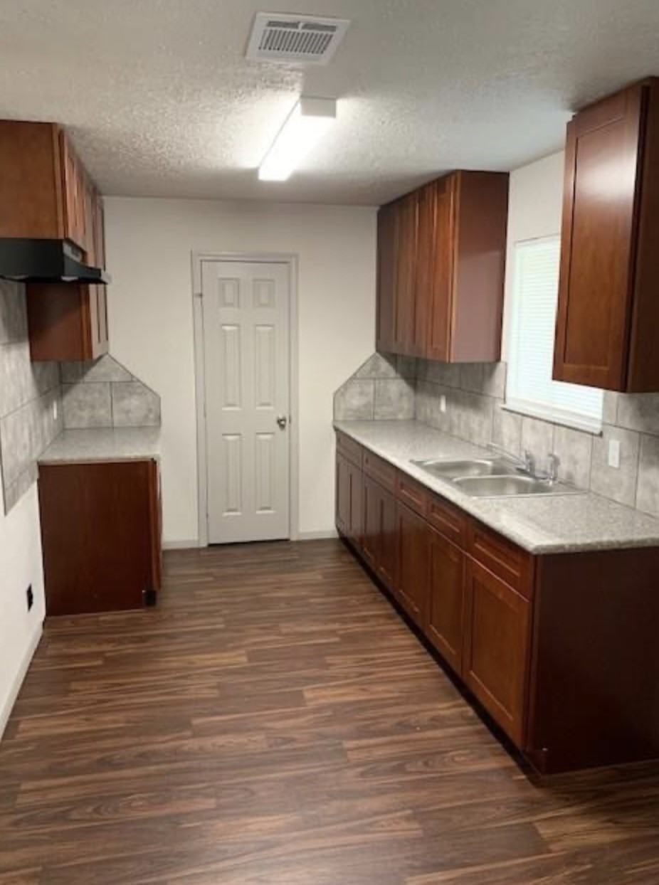 8711 Valley Pond Court Property Photo 6