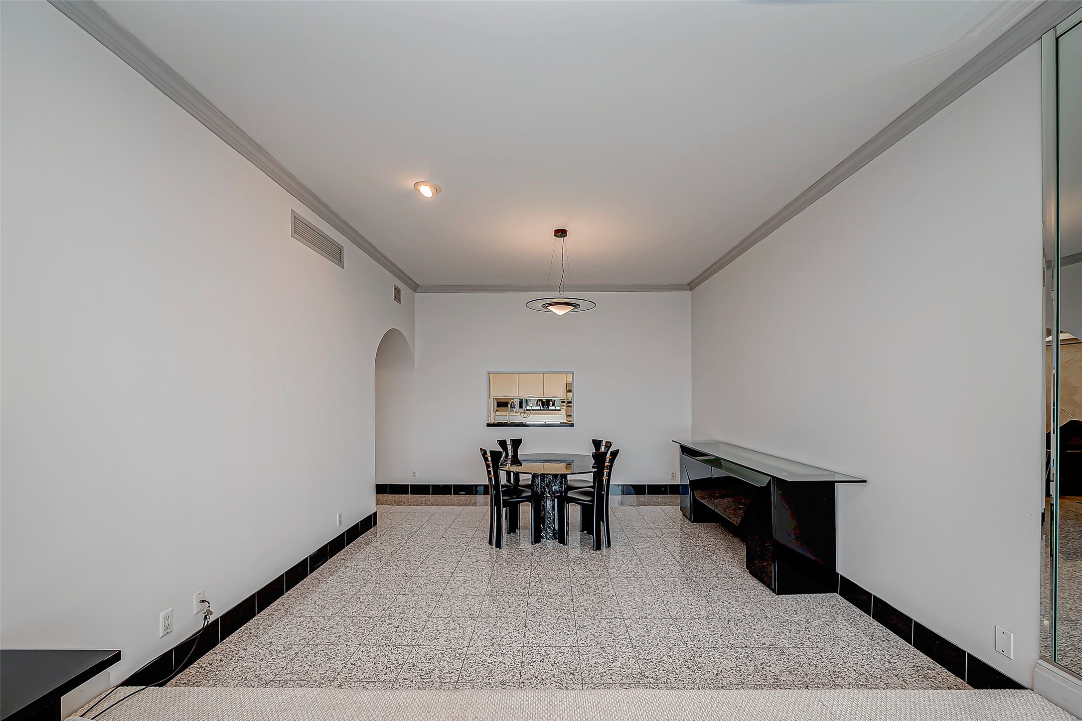 1111 Hermann Drive 6e Property Photo 15