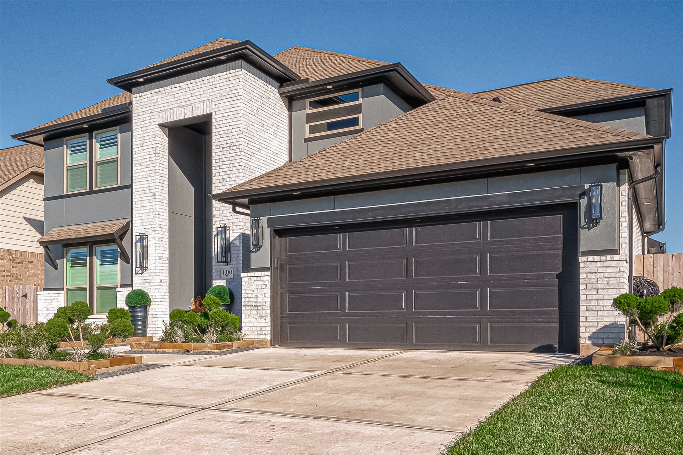 1310 Wild Mustang Trail Property Photo 4