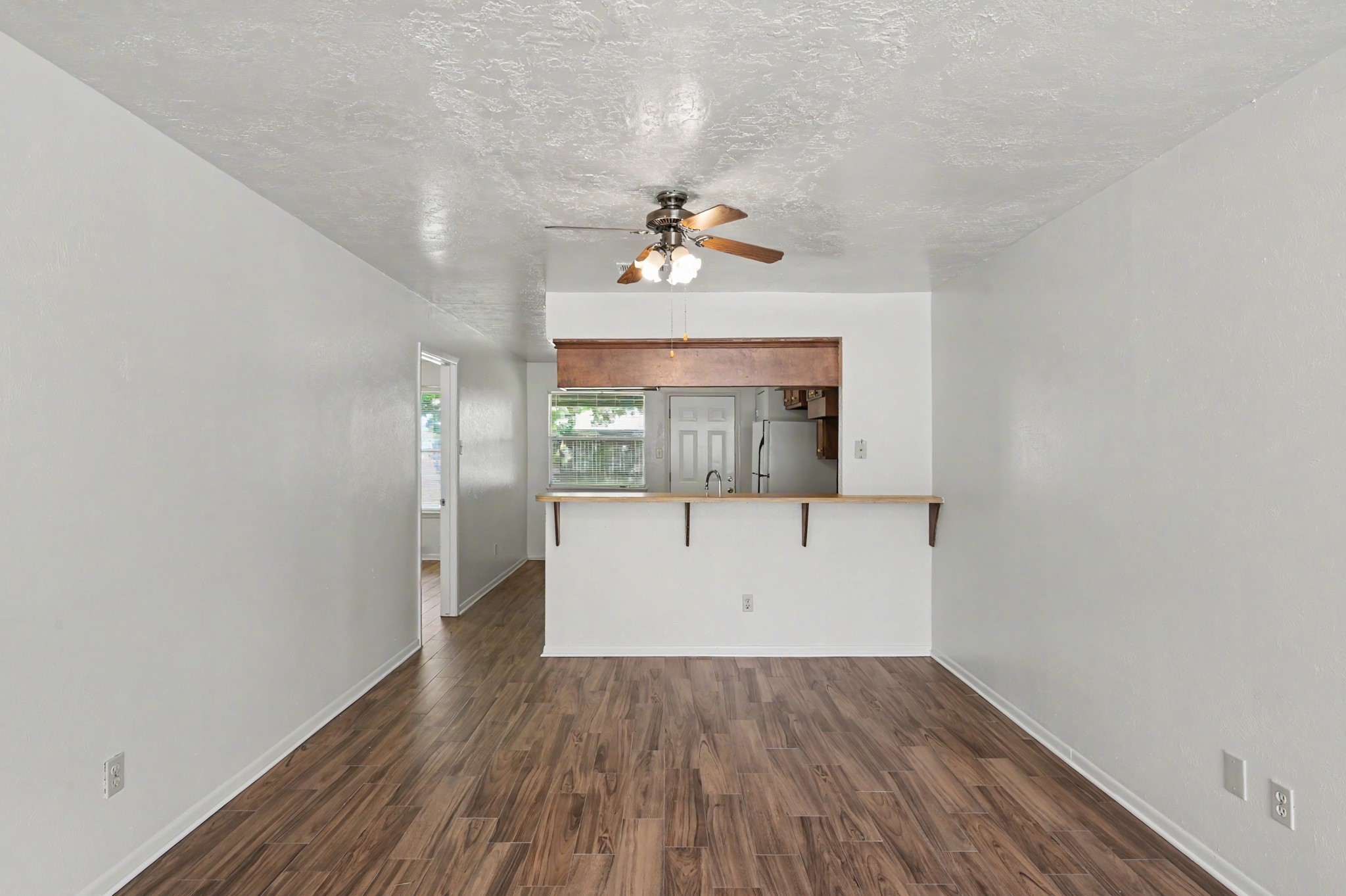 1605 Hazelwood Street B Property Photo 5