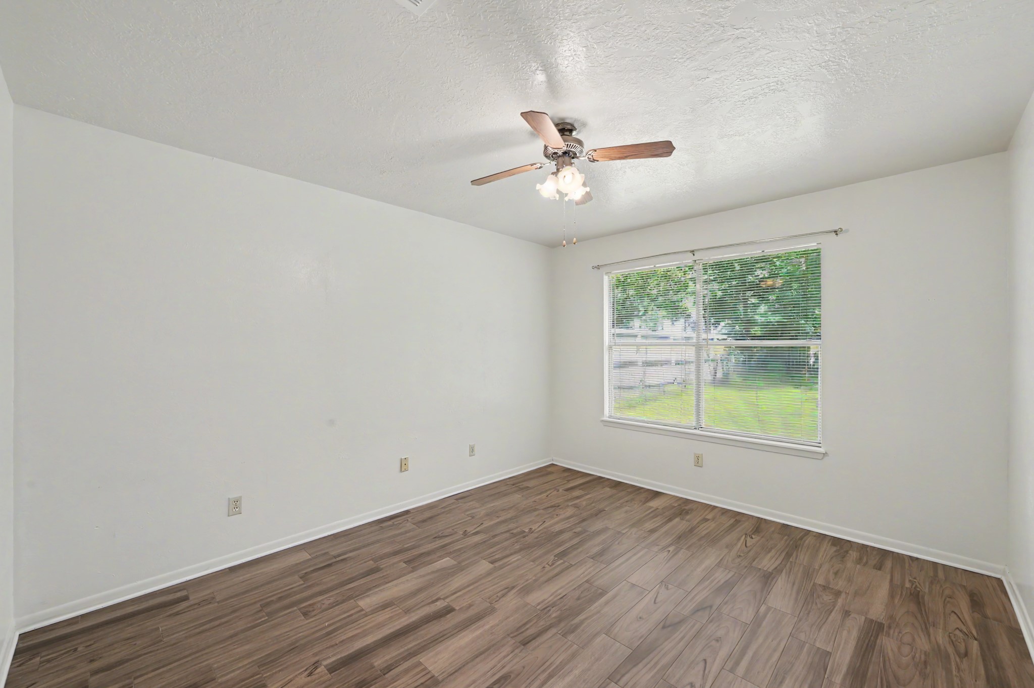 1605 Hazelwood Street B Property Photo 9