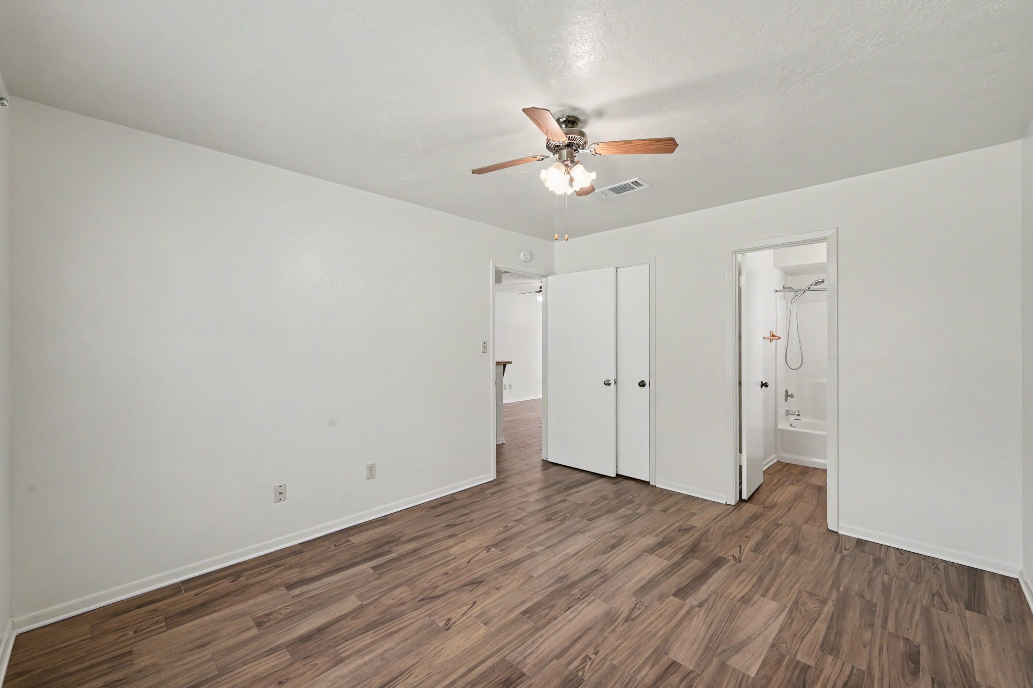 1605 Hazelwood Street B Property Photo 10