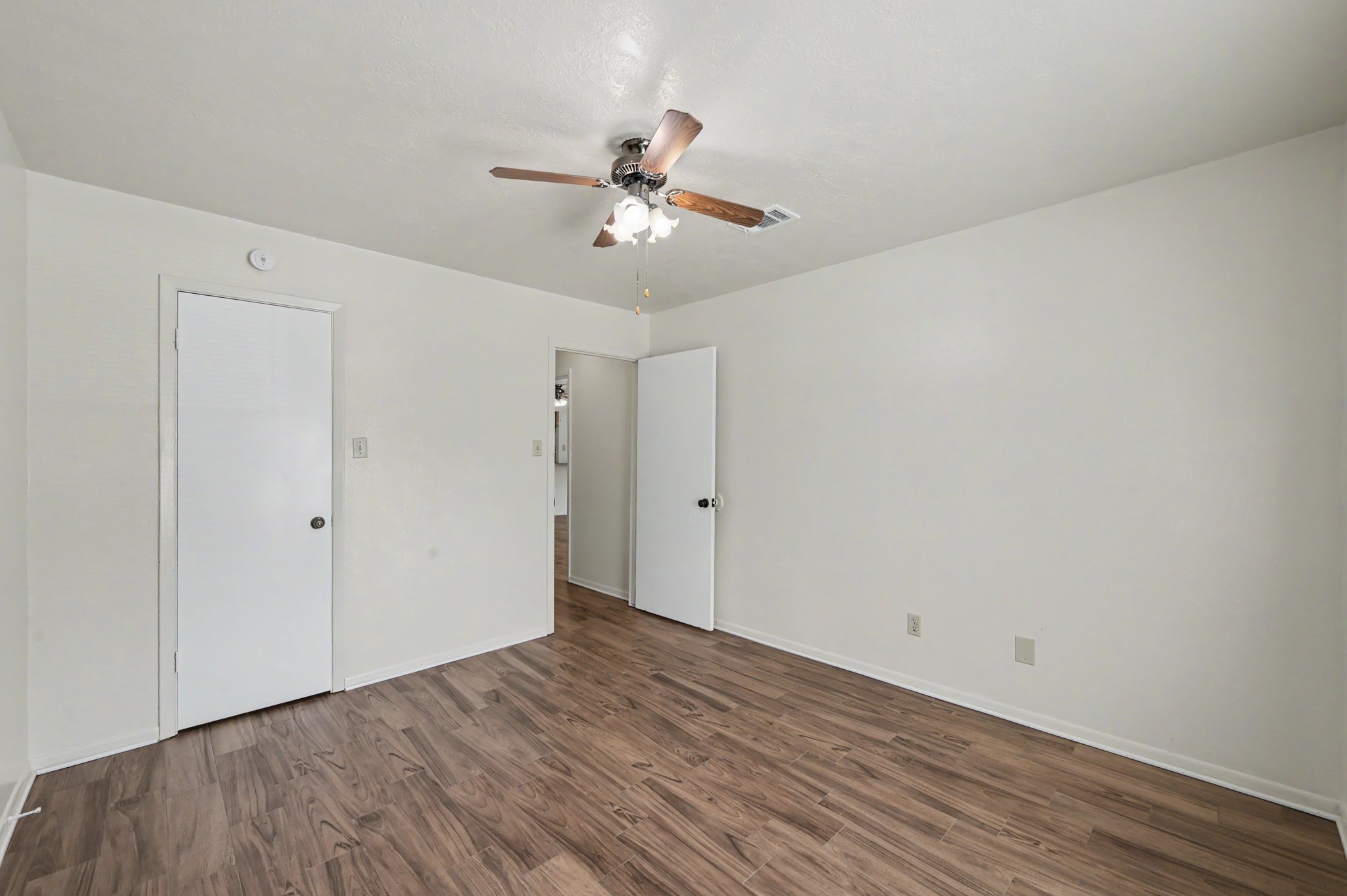 1605 Hazelwood Street B Property Photo 13