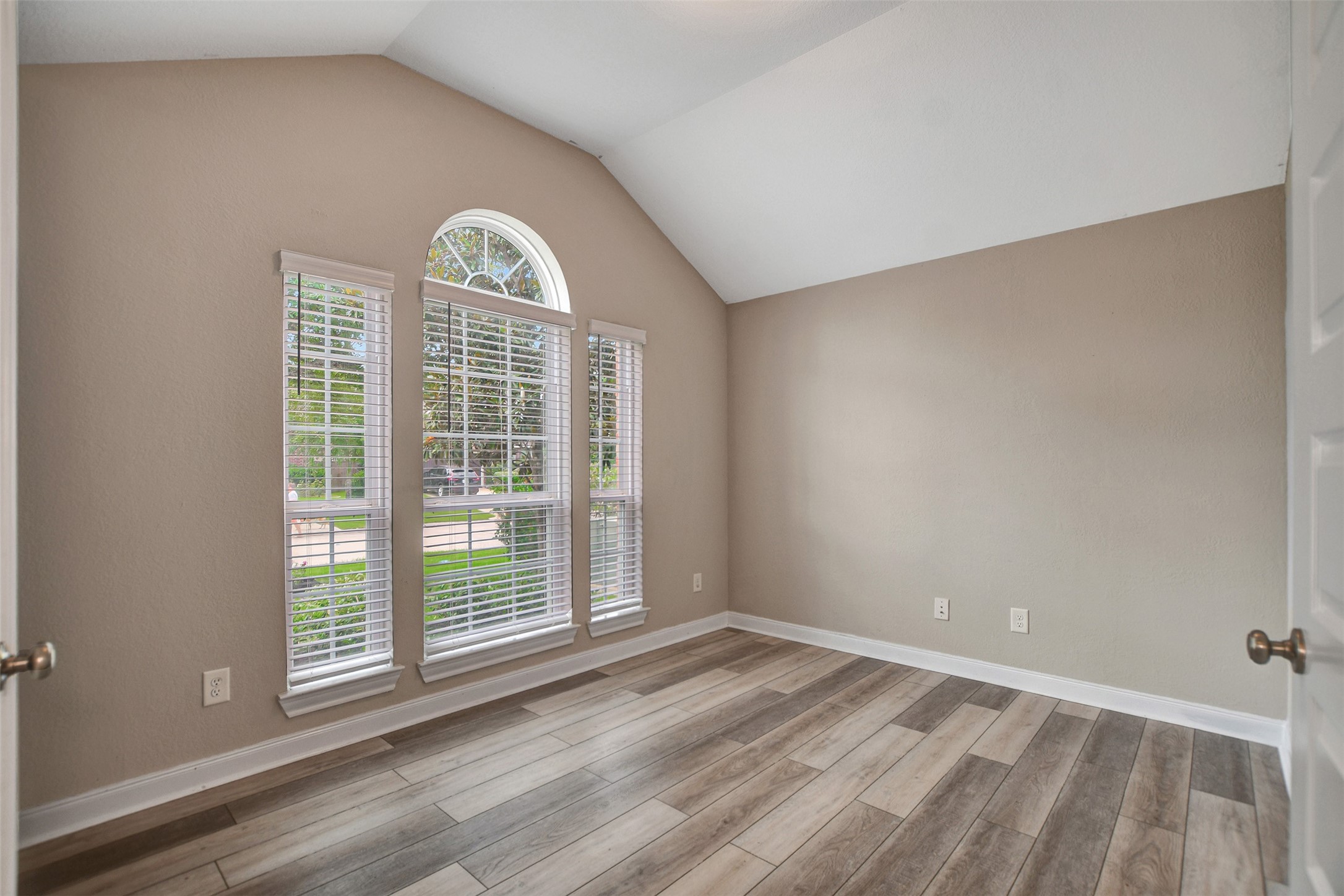 22610 Birch Ridge Meadow Drive Property Photo 4