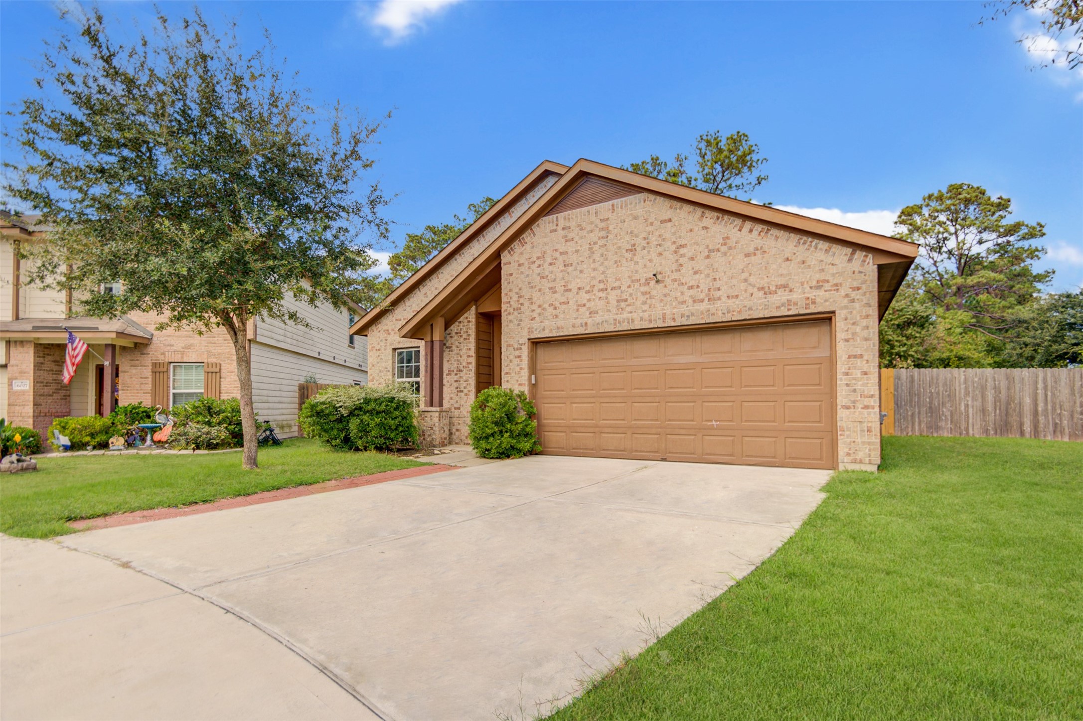 6026 Burnet Bend Avenue Property Photo 2