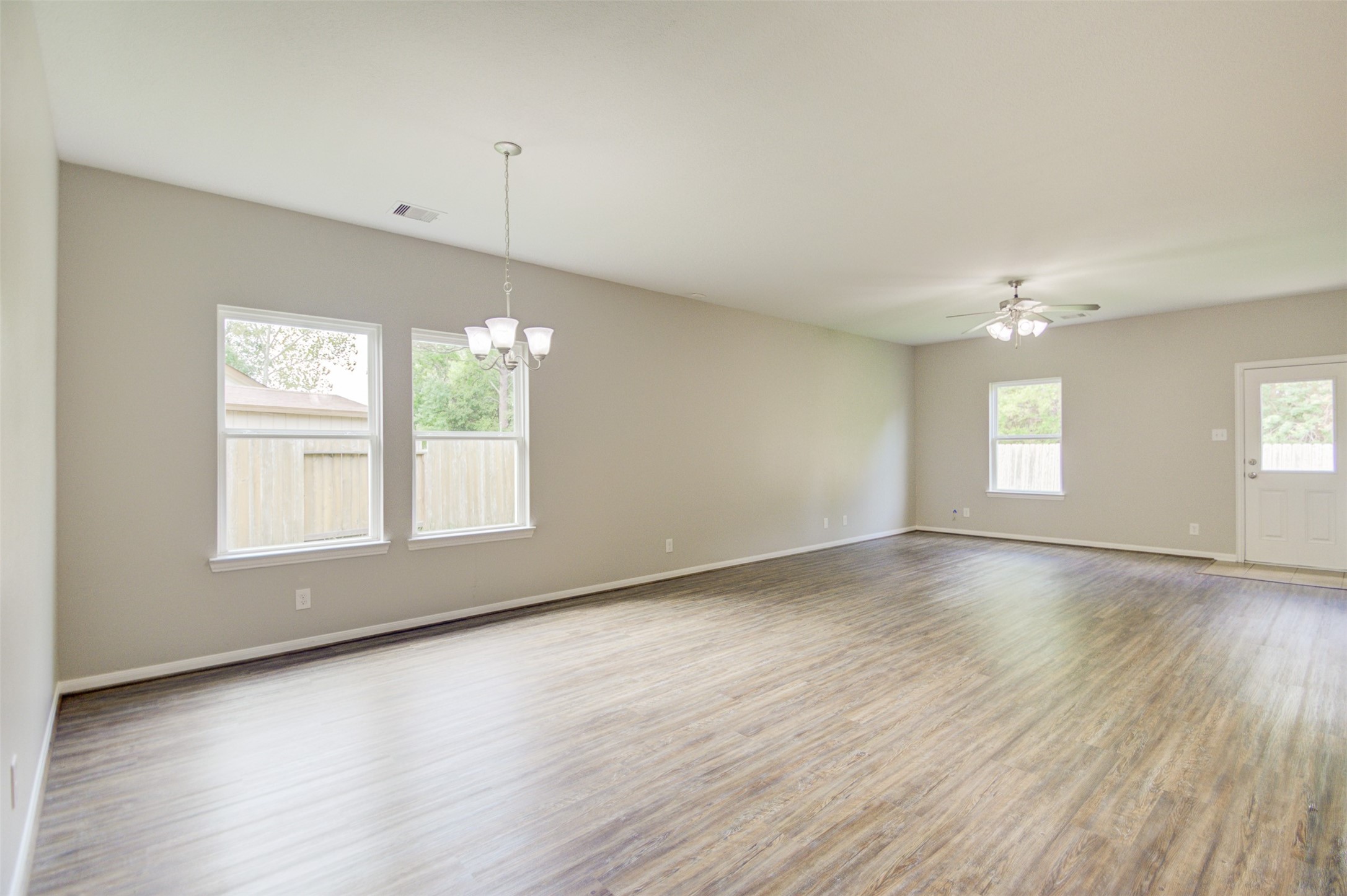 6026 Burnet Bend Avenue Property Photo 4