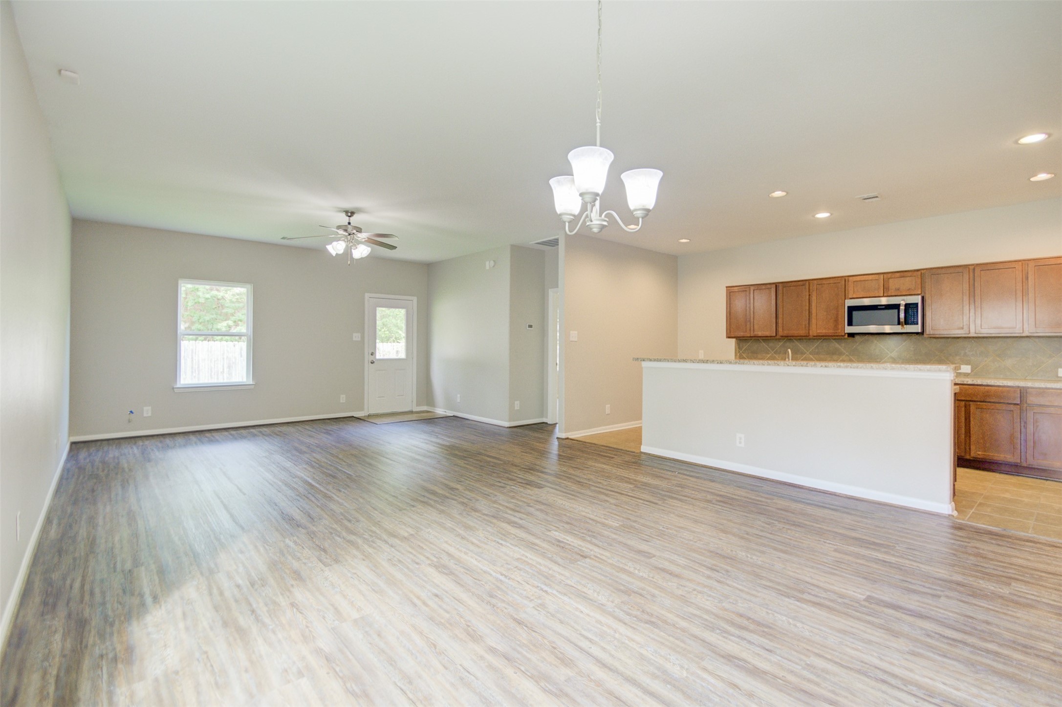 6026 Burnet Bend Avenue Property Photo 6