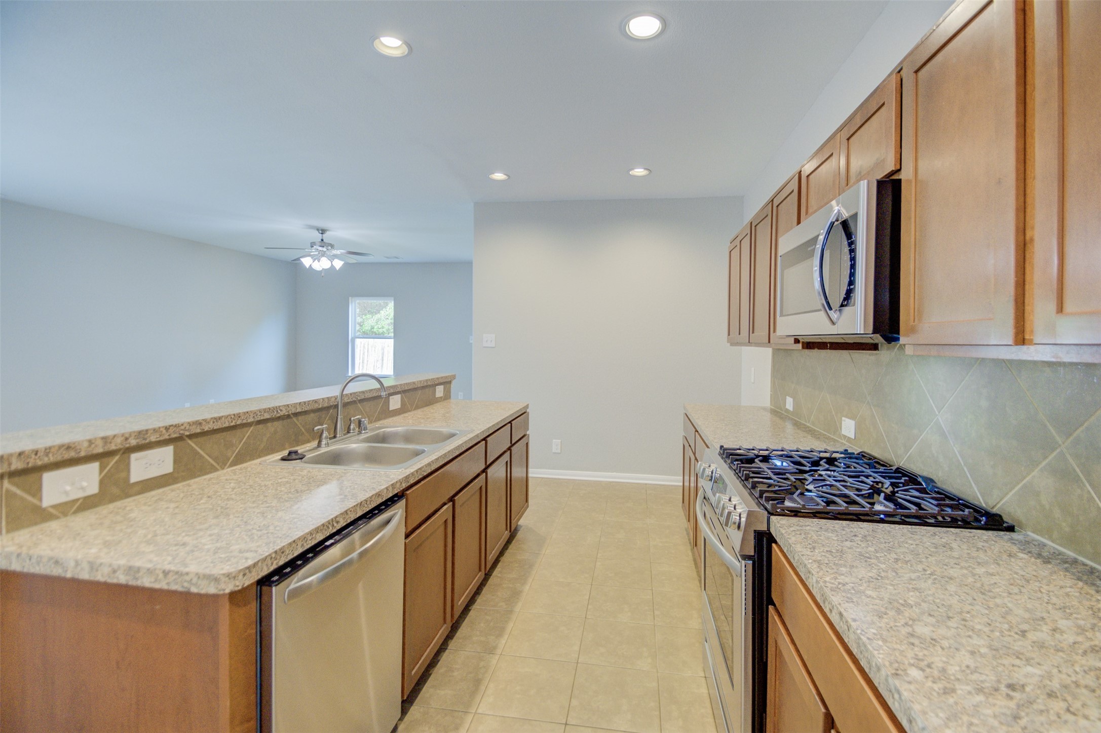 6026 Burnet Bend Avenue Property Photo 9