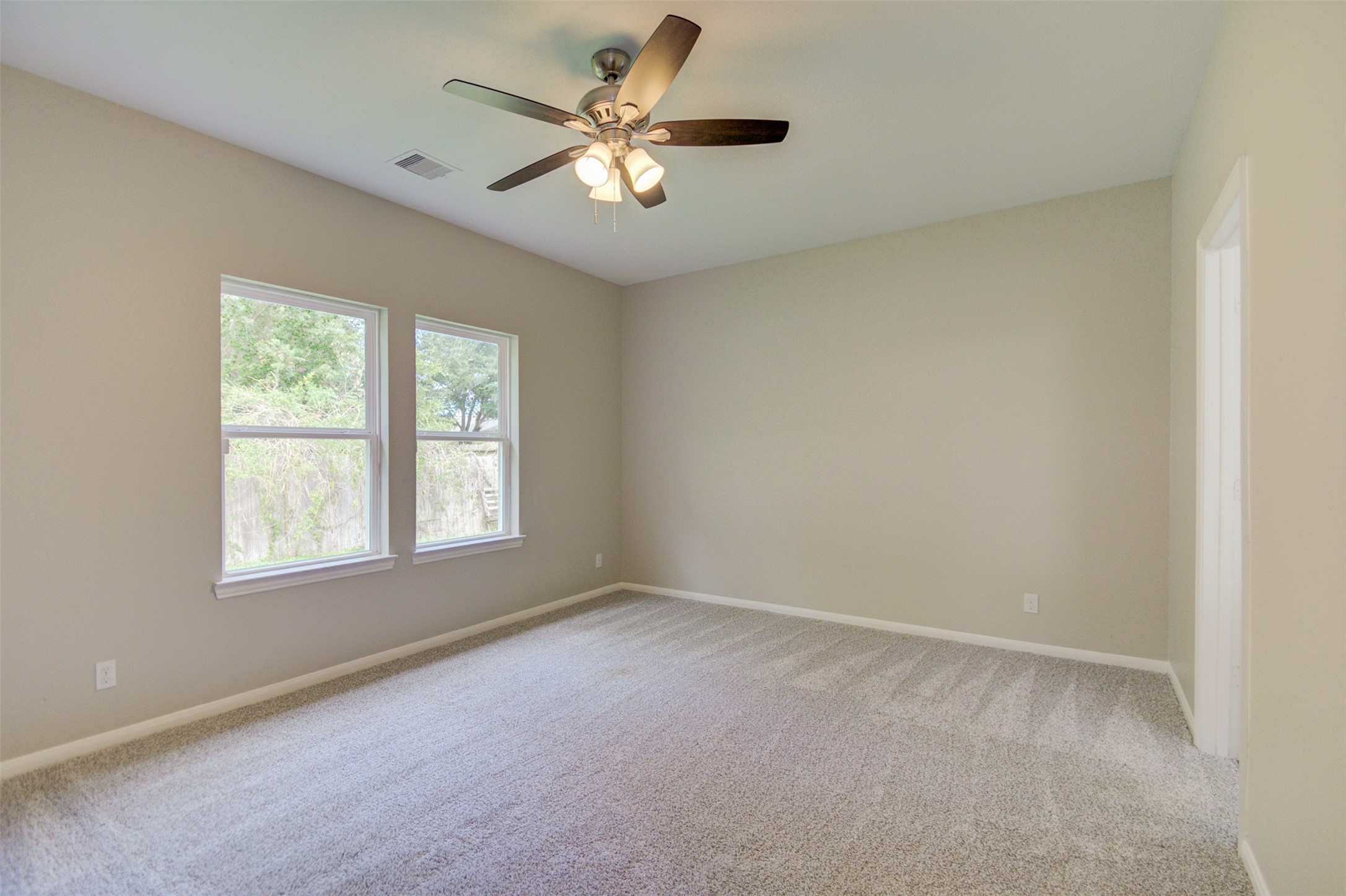 6026 Burnet Bend Avenue Property Photo 18