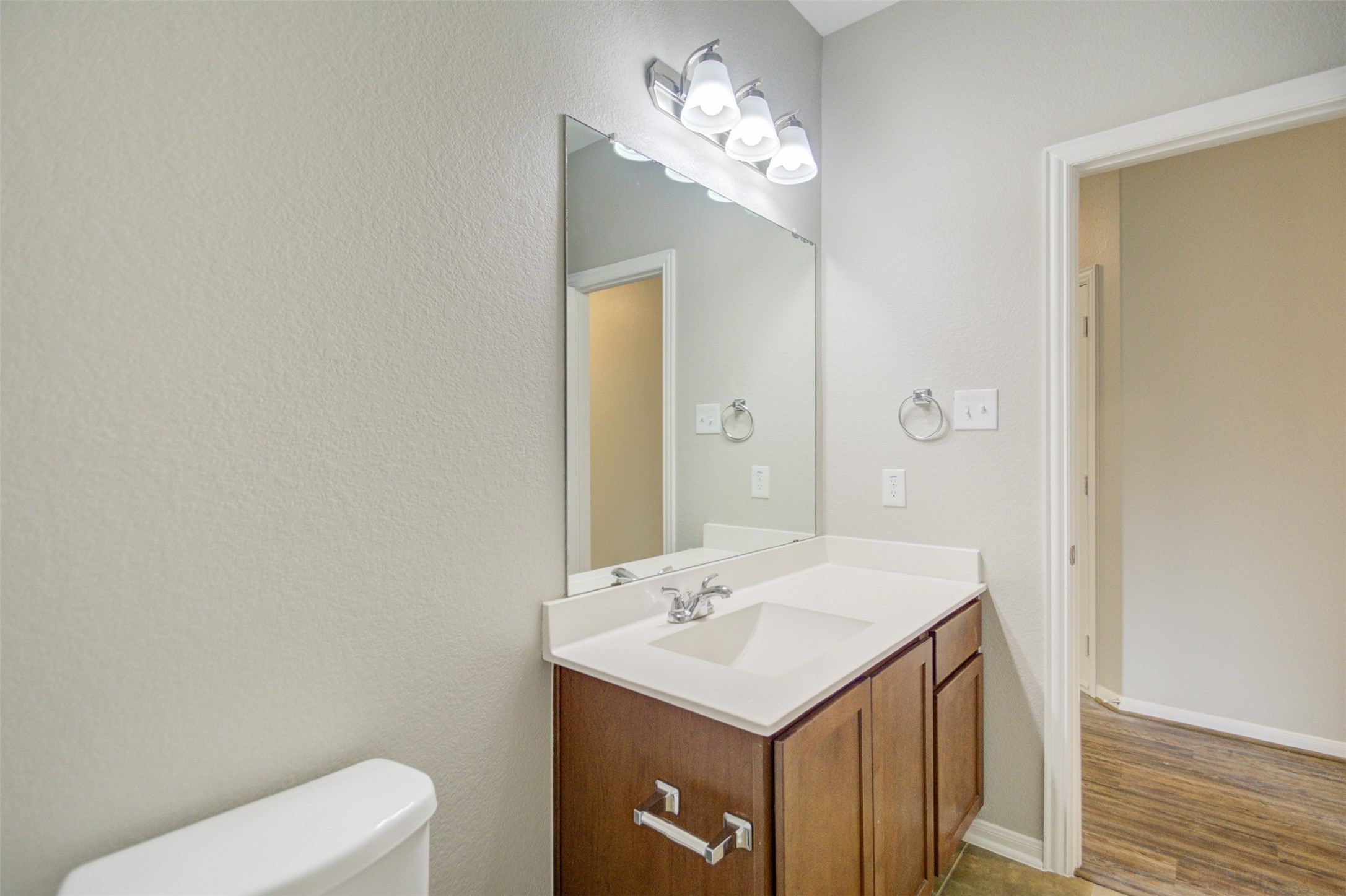 6026 Burnet Bend Avenue Property Photo 22