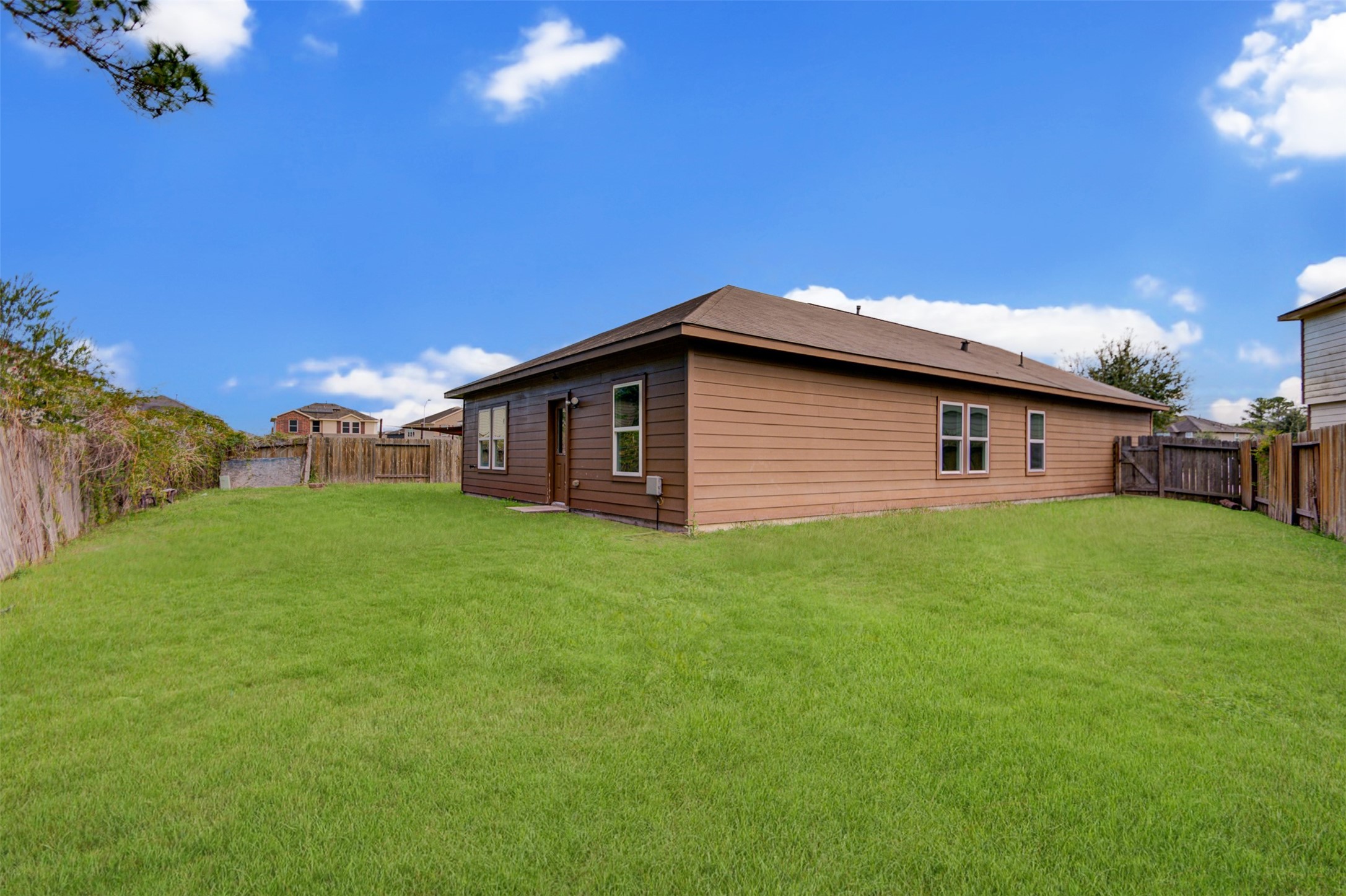6026 Burnet Bend Avenue Property Photo 28