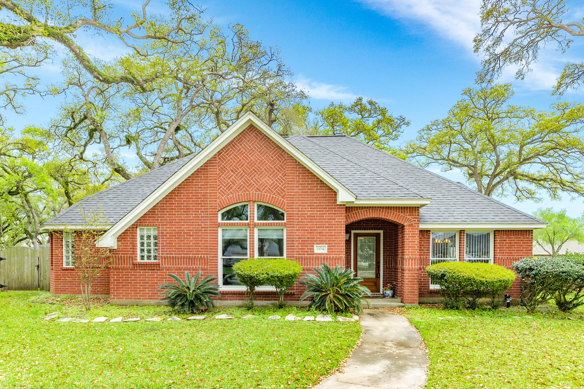 604 Enchanted Oaks Drive Property Photo