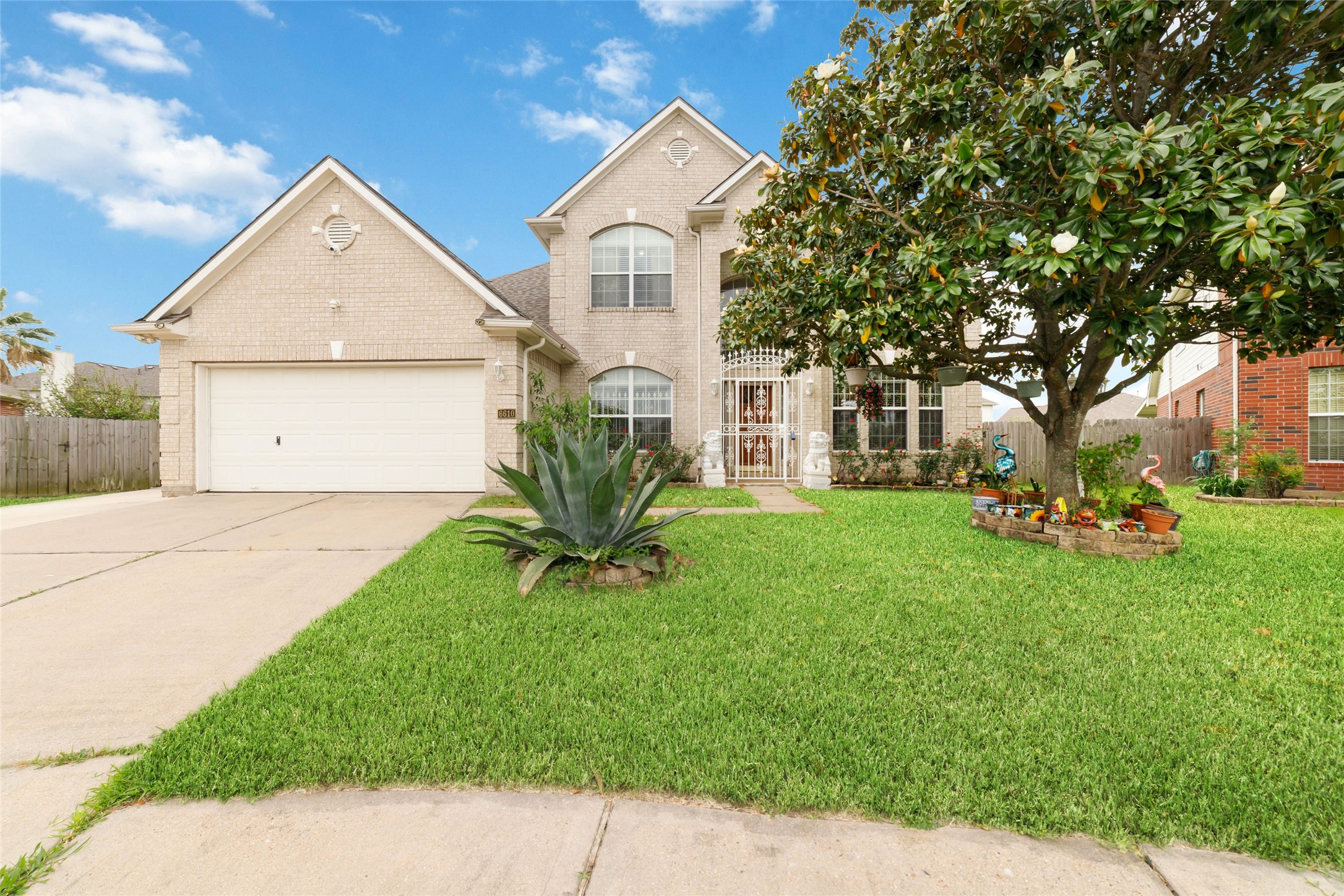 6610 Golden View Court Property Photo