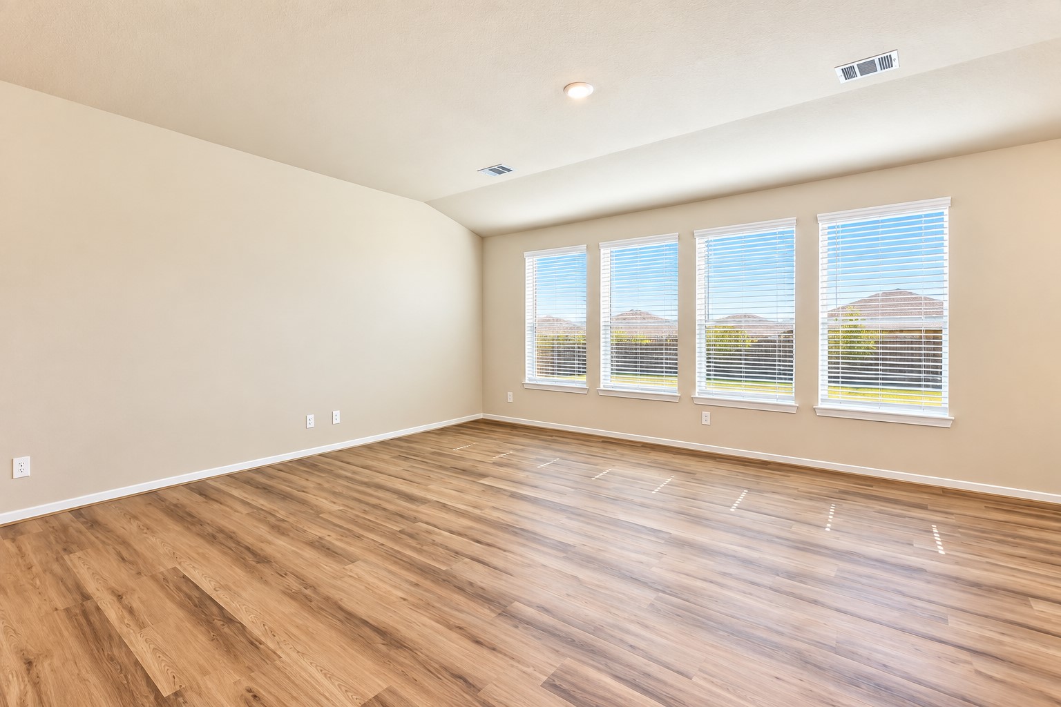 14028 Granger Pointe Lane Property Photo 5