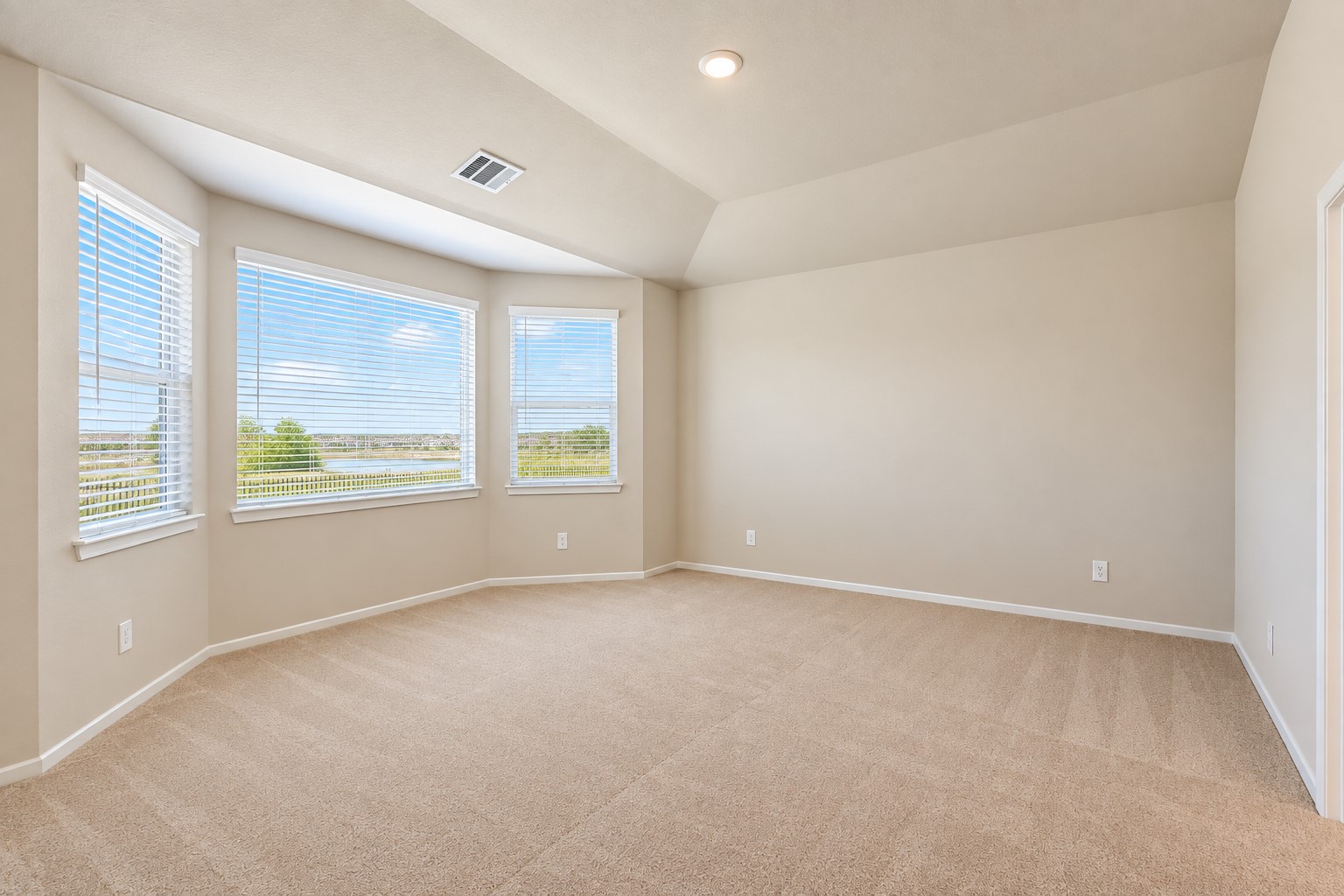 14028 Granger Pointe Lane Property Photo 10
