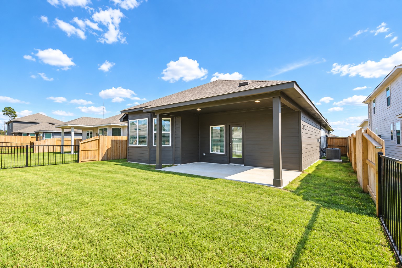 14028 Granger Pointe Lane Property Photo 20