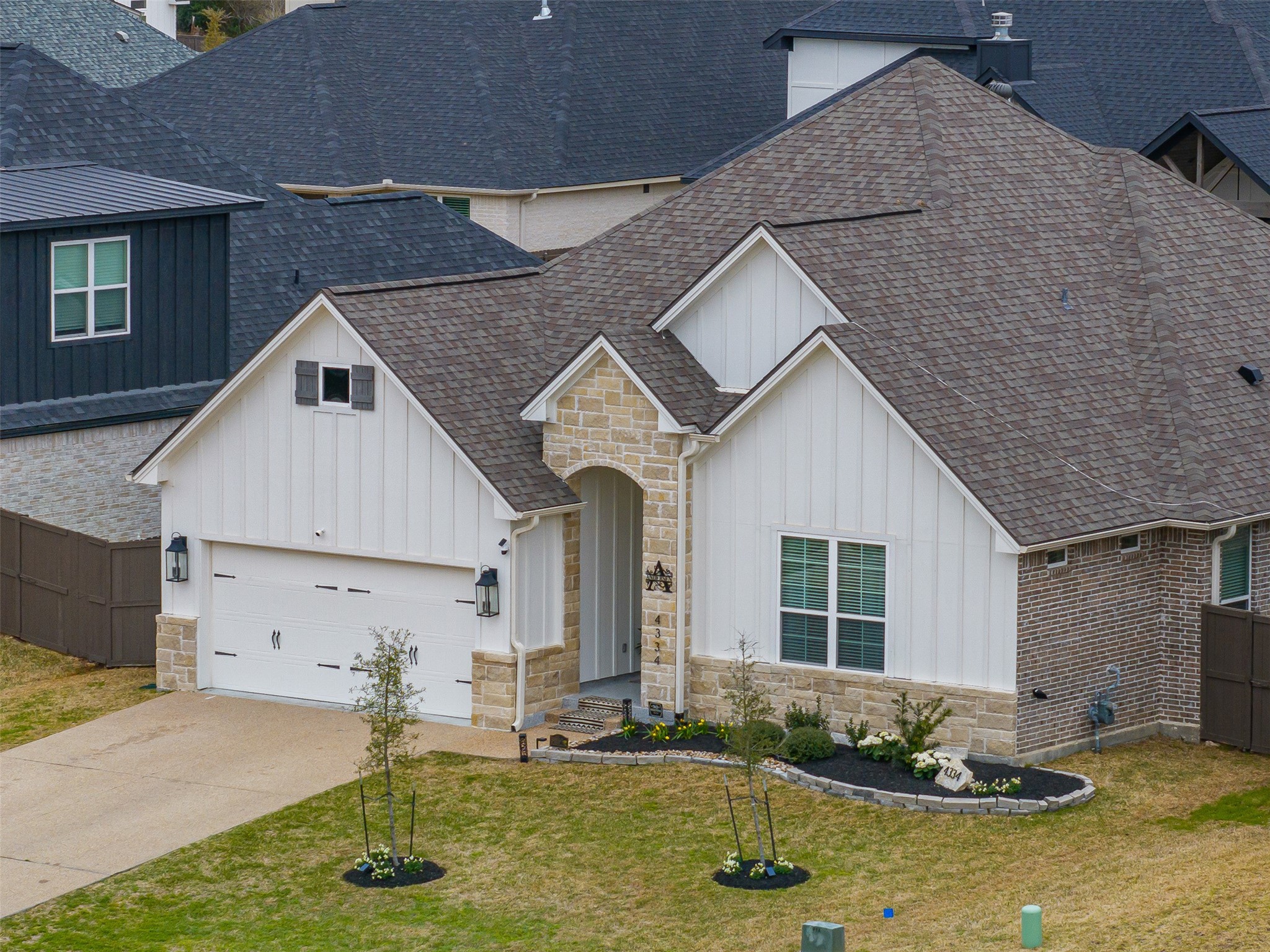 4334 Fox River Lane Property Photo