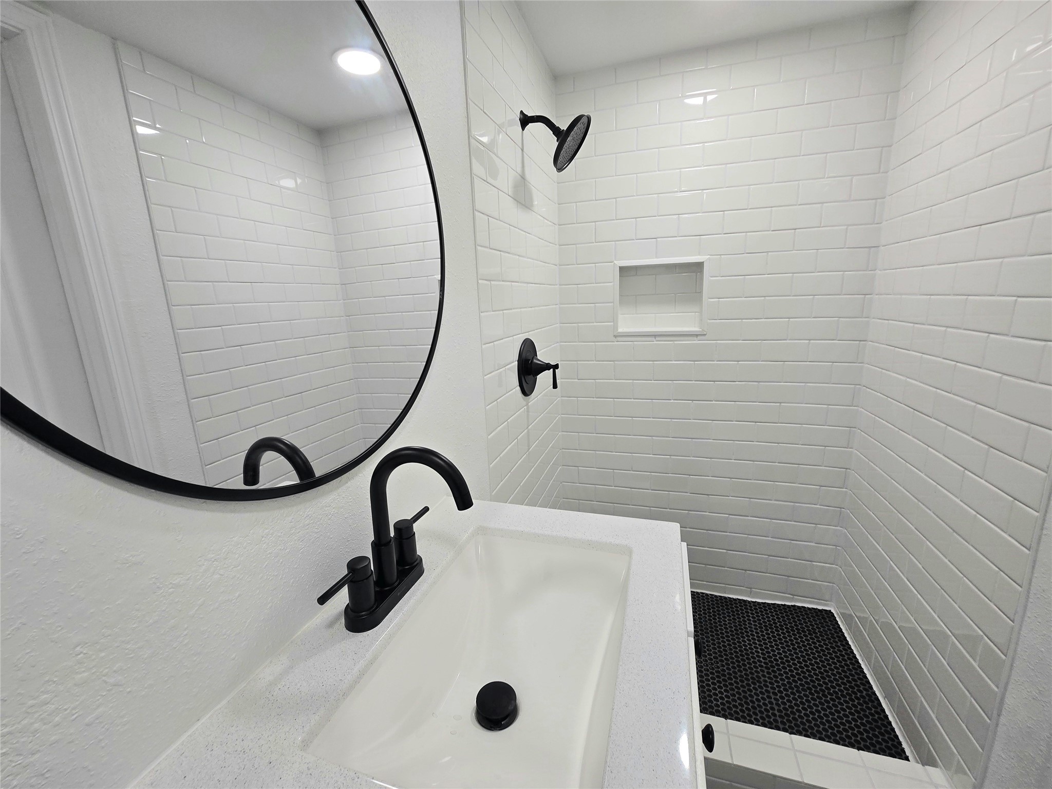 105 E 32nd Street Property Photo 4