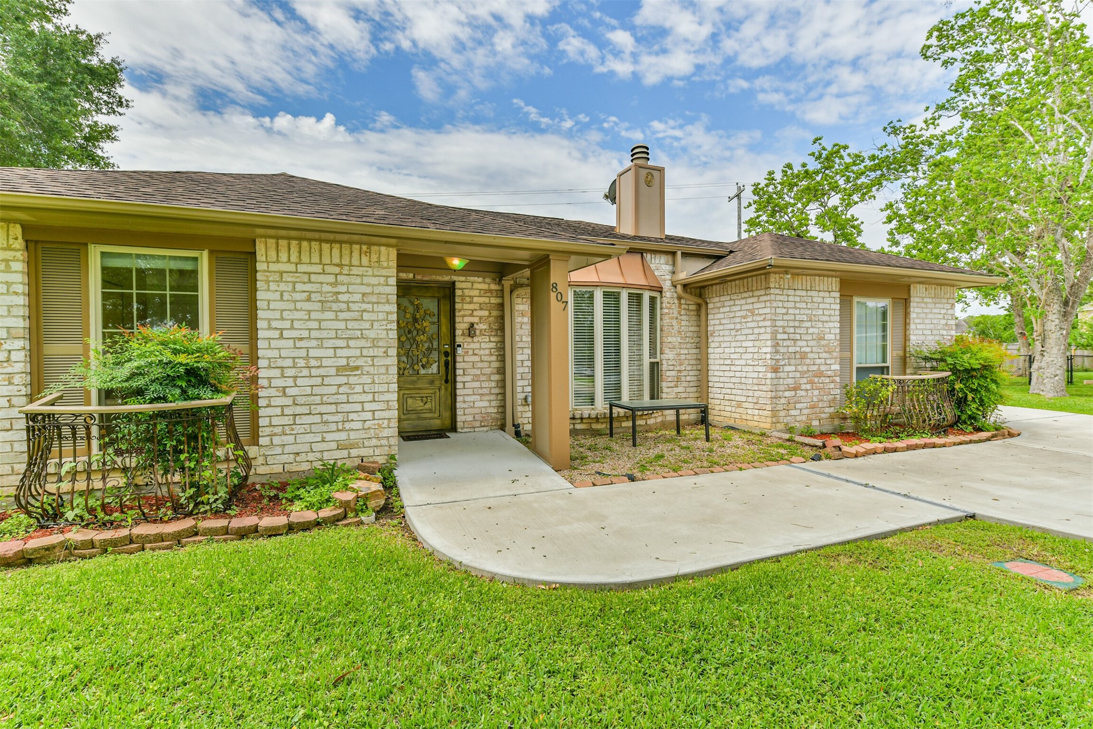 807 Stadium Circle Property Photo 4