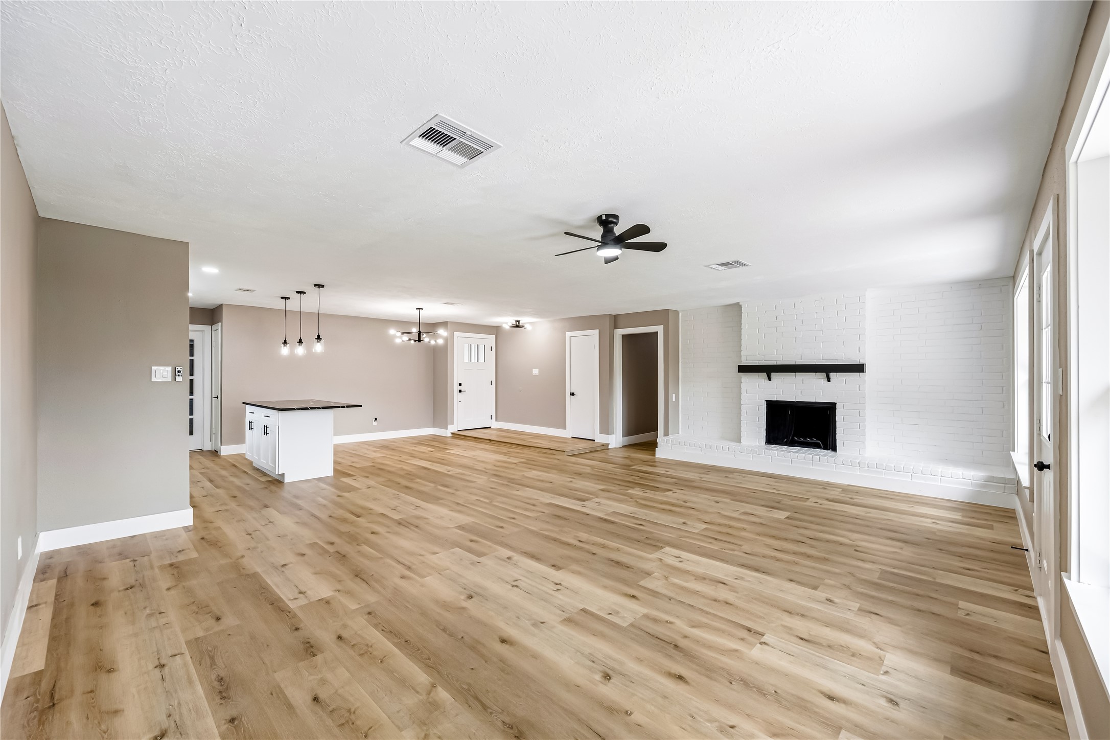1803 Thornbrook Drive Property Photo 6